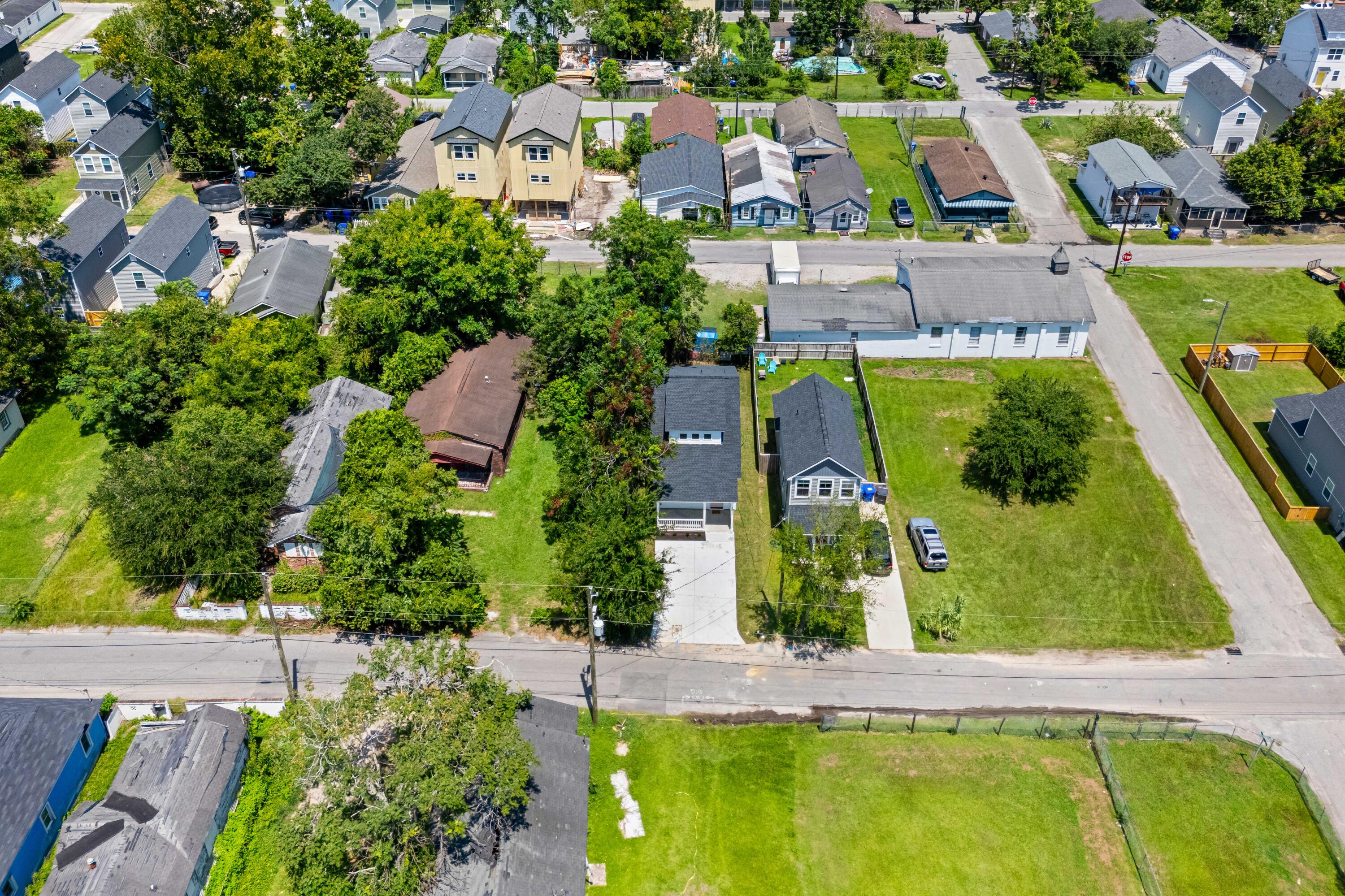 2006 Delaware Avenue