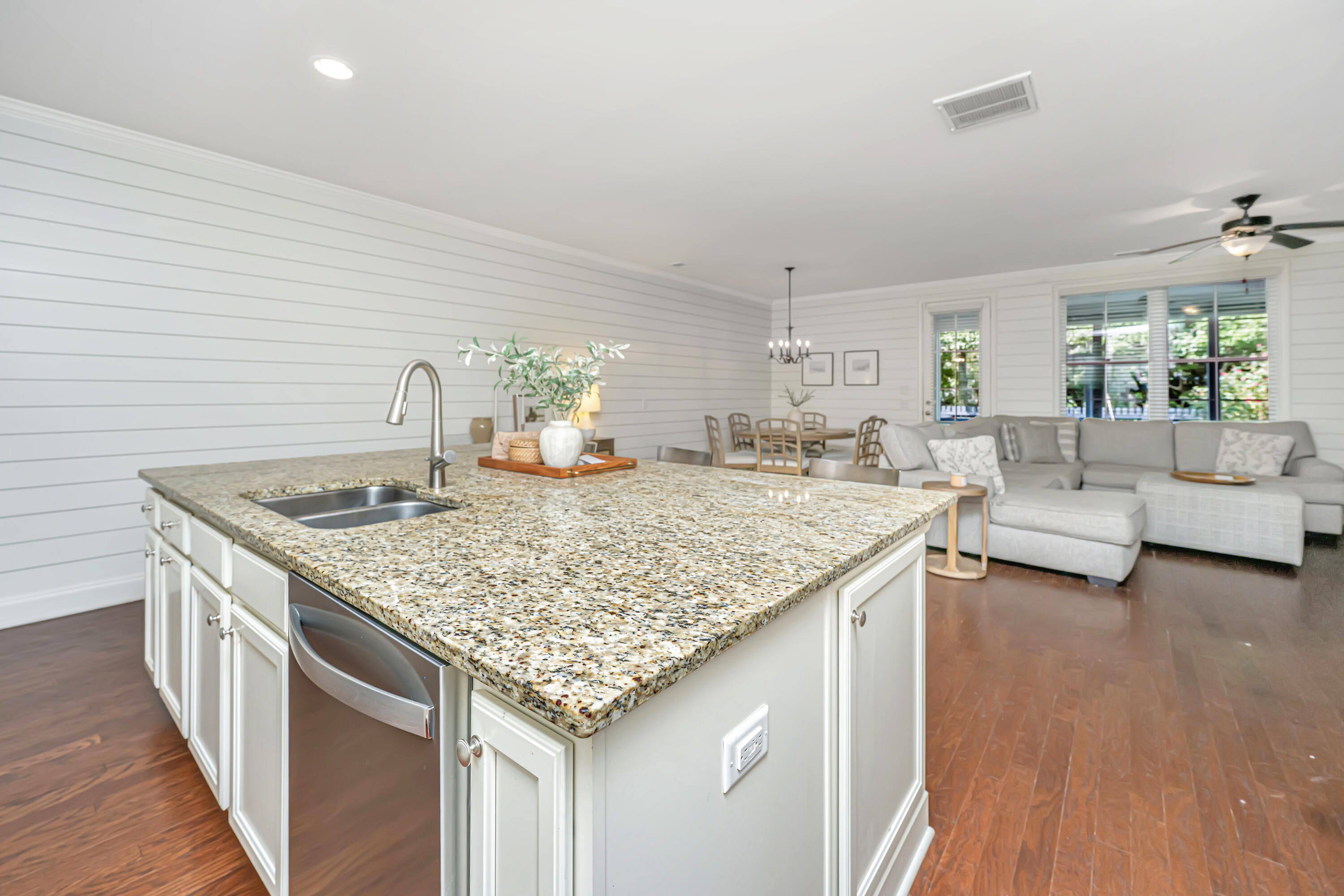 2525 Kings Gate Lane