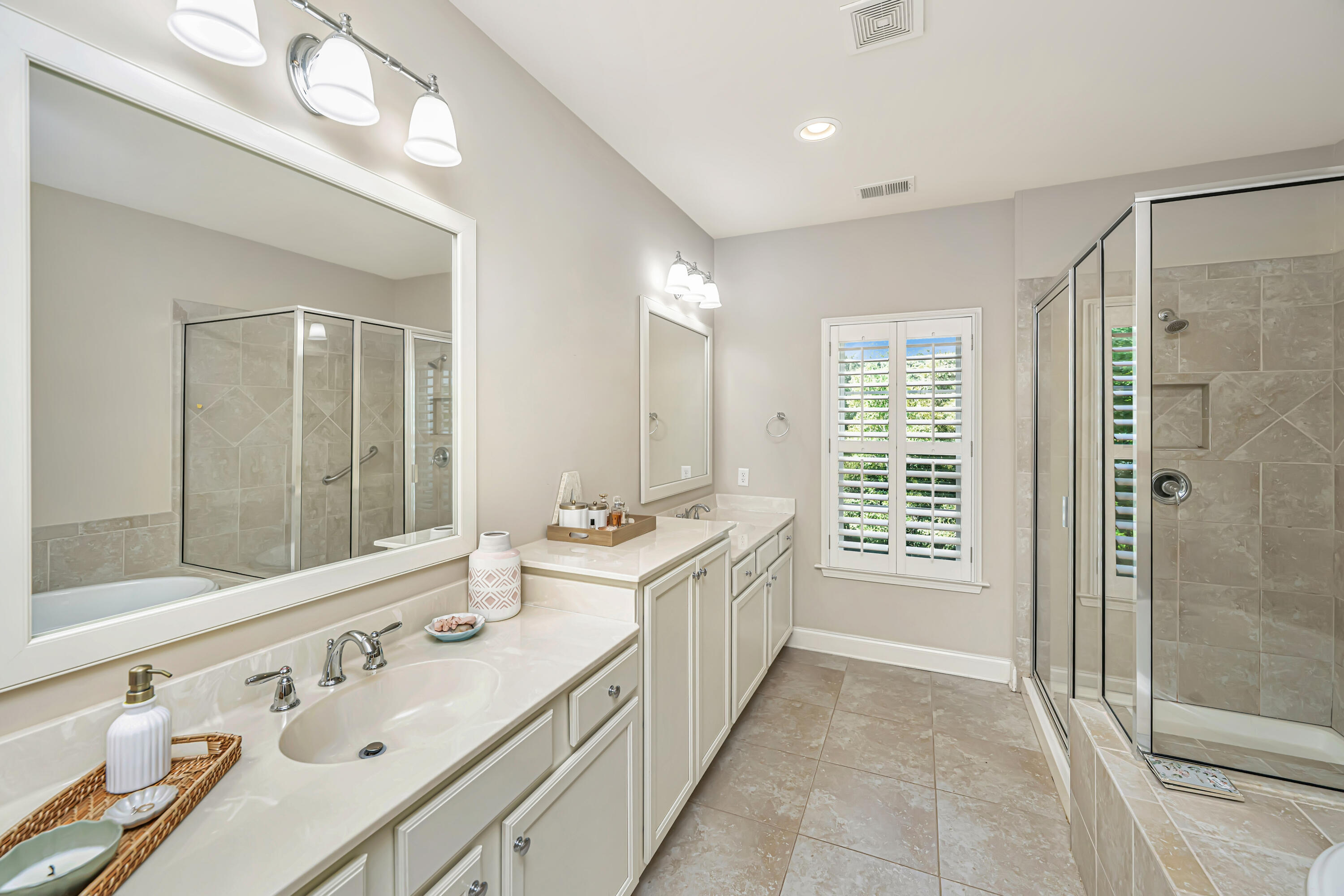 2525 Kings Gate Lane