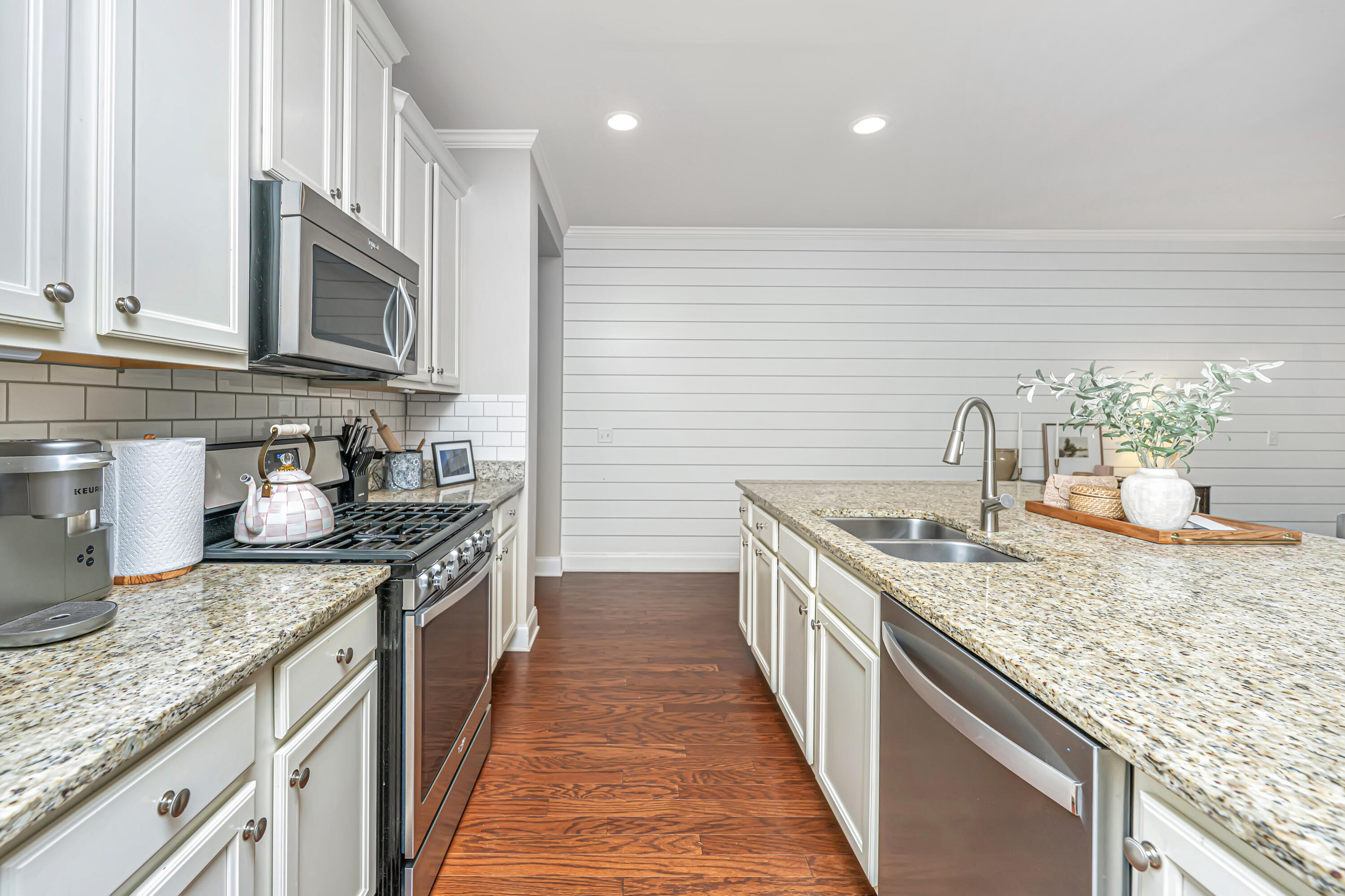 2525 Kings Gate Lane