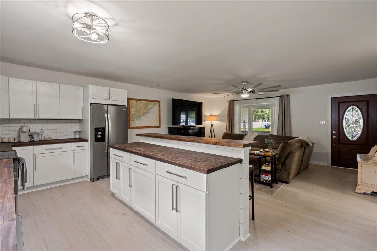 1147 Lighthouse Boulevard