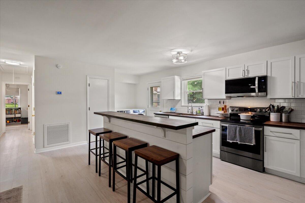 1147 Lighthouse Boulevard