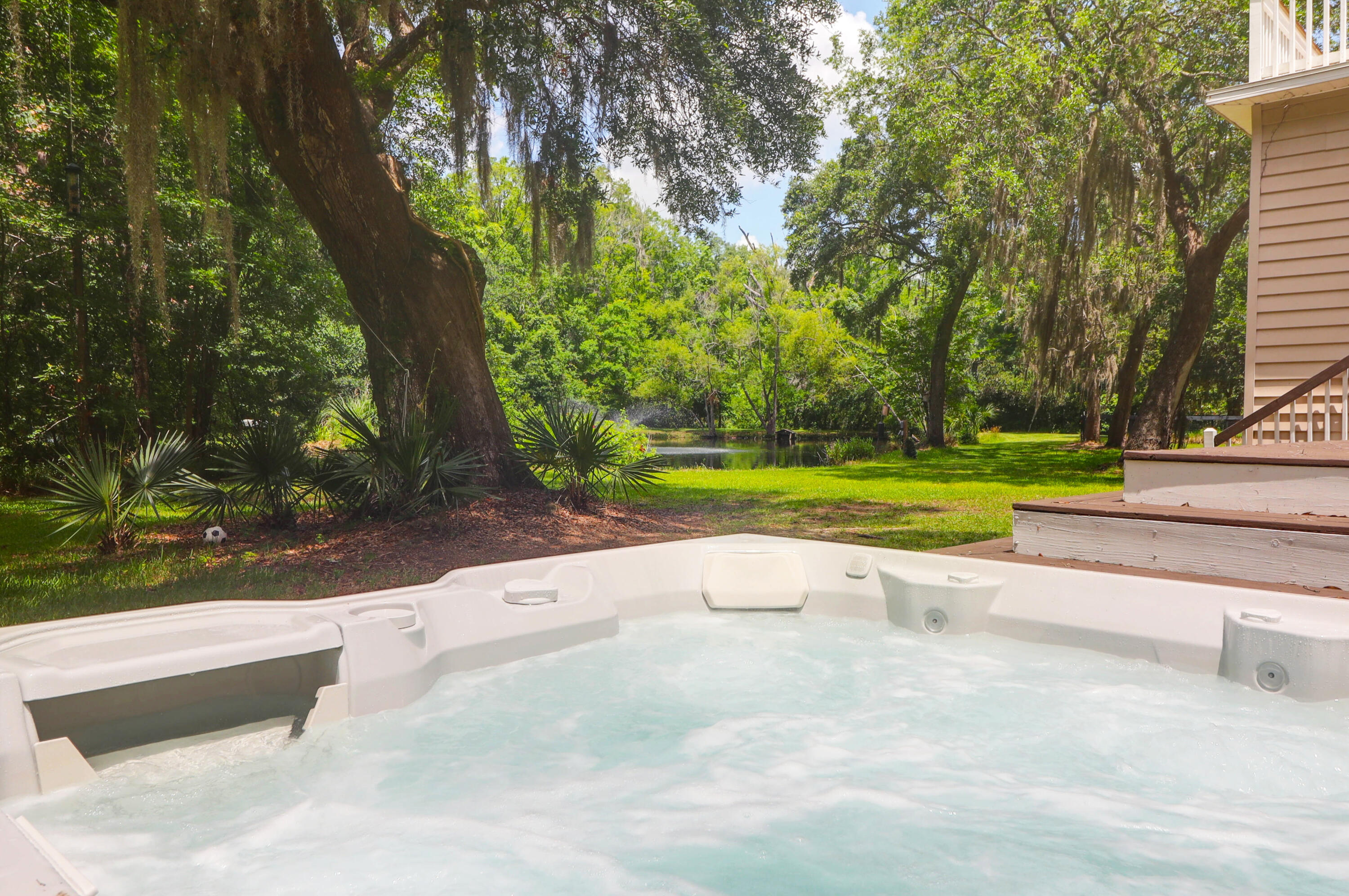 2494 Cape Road