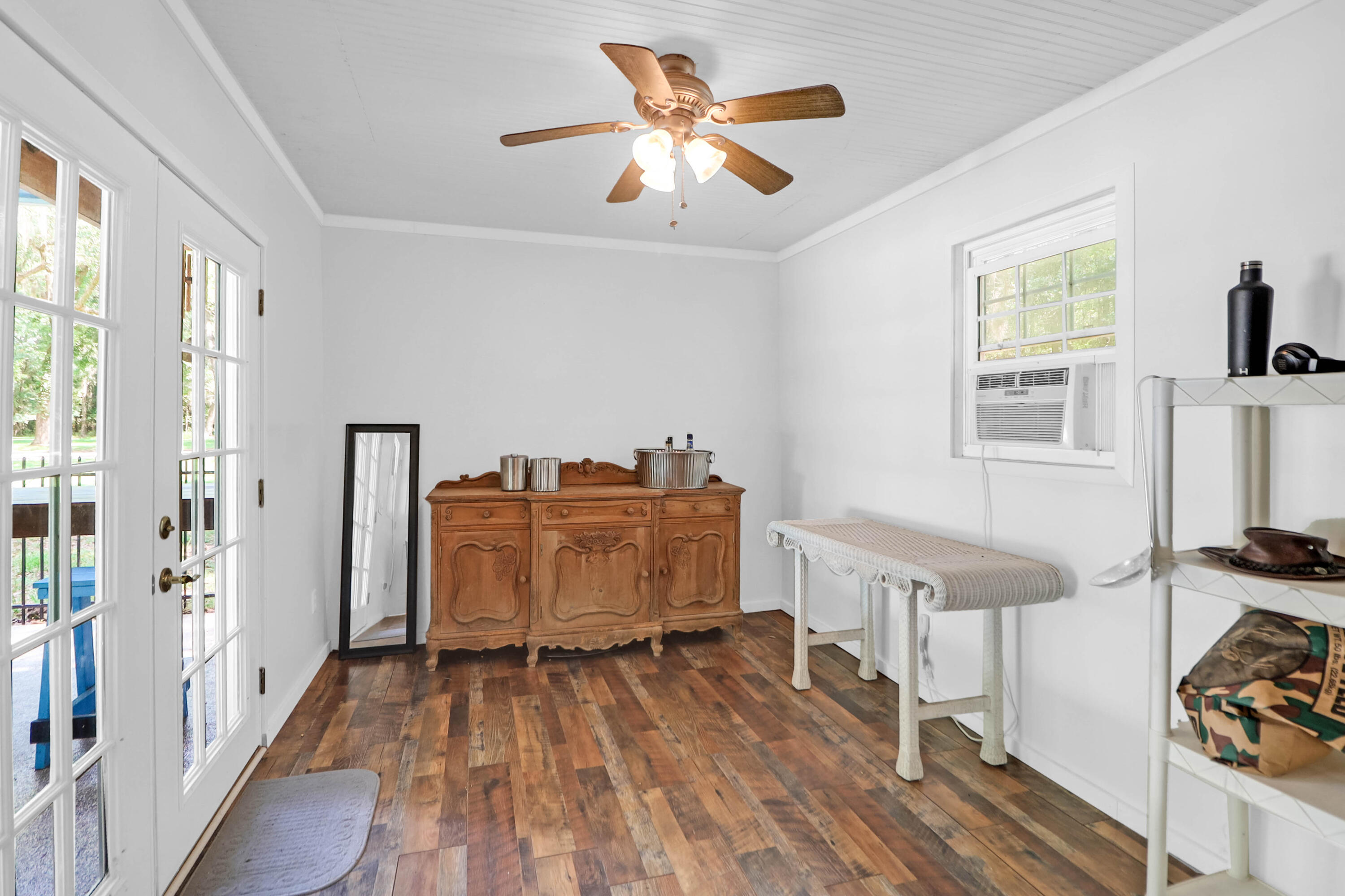 2494 Cape Road