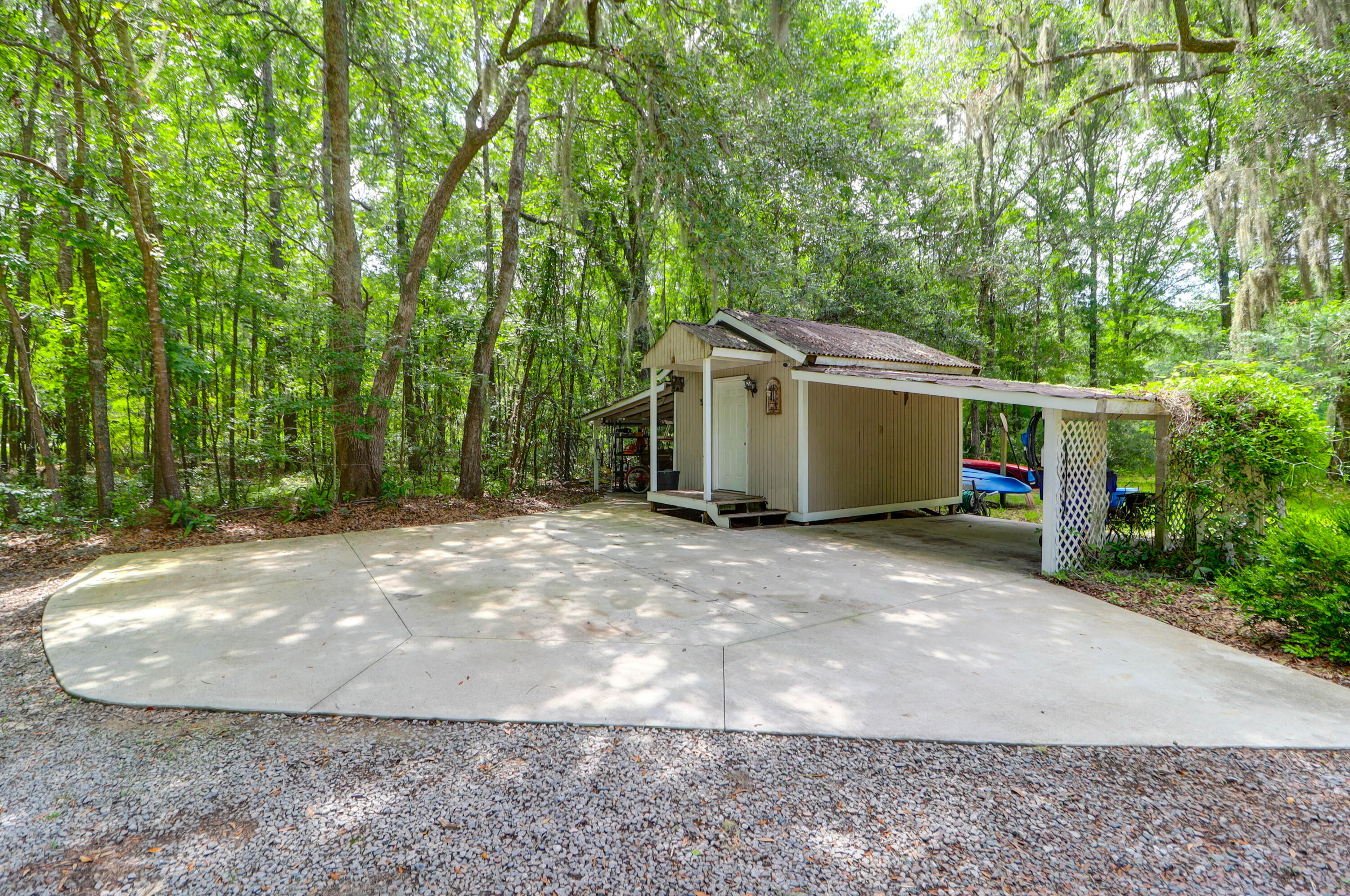 2494 Cape Road
