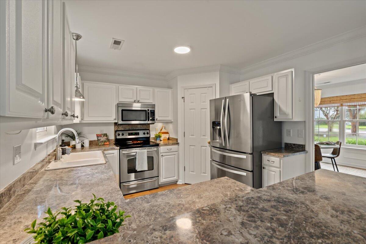 800 Heyward Cove Place