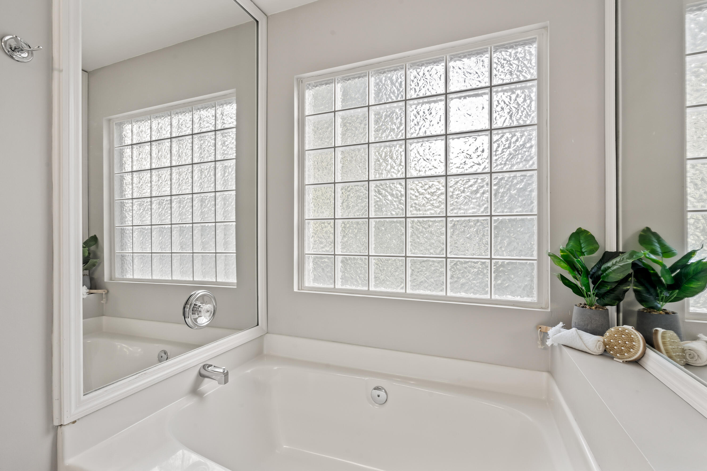 800 Heyward Cove Place