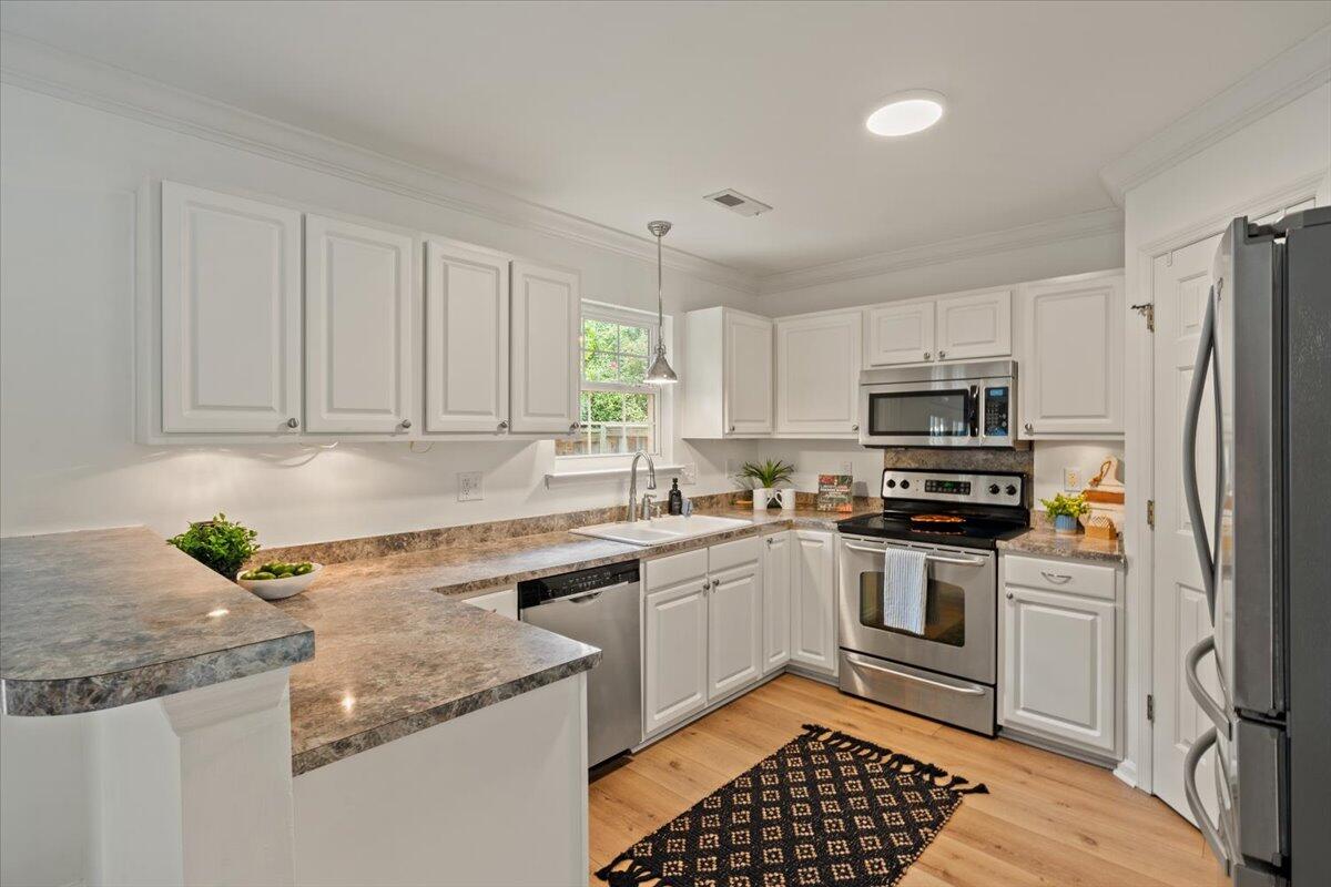 800 Heyward Cove Place