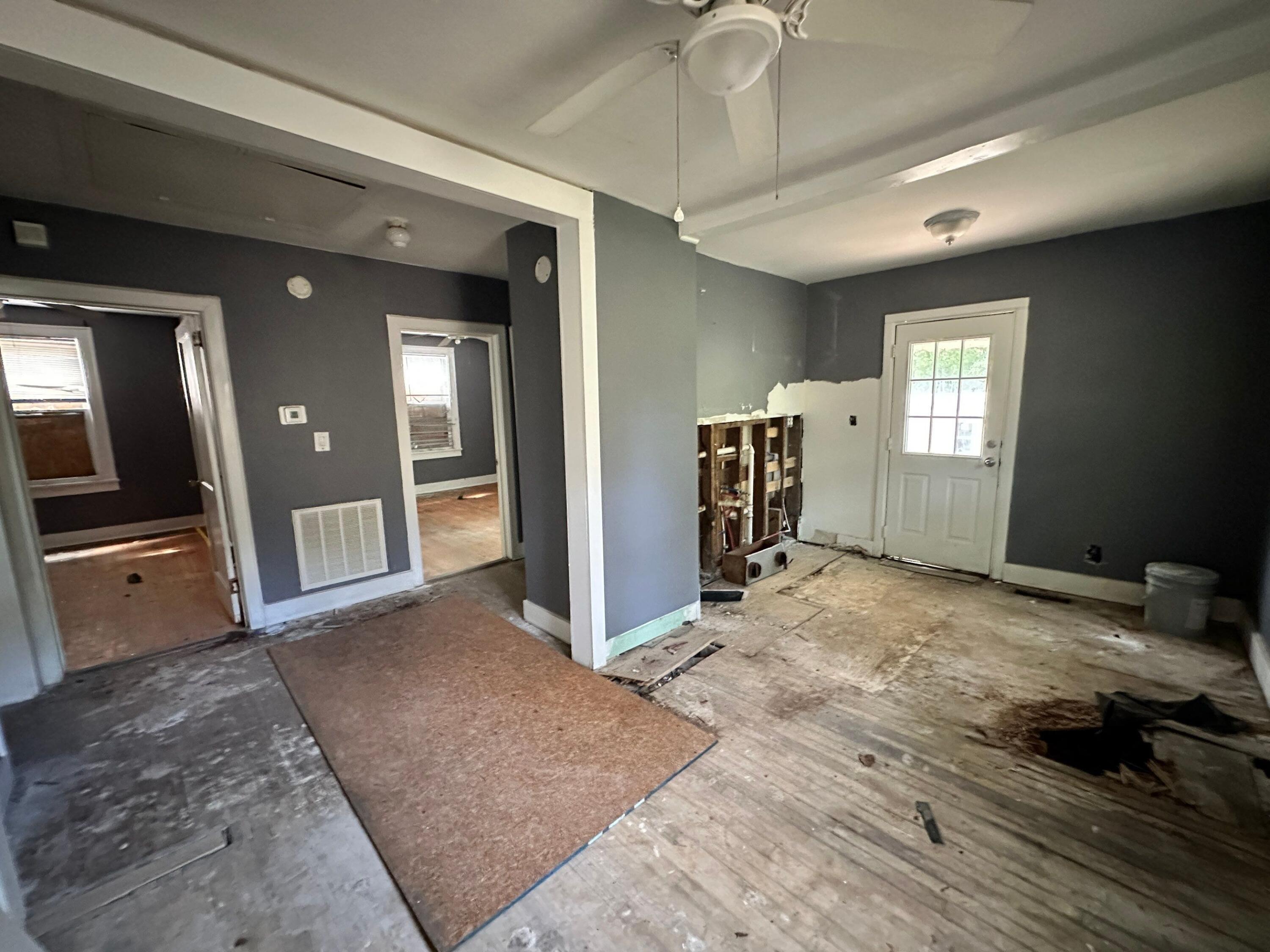 2390 Cambridge Avenue