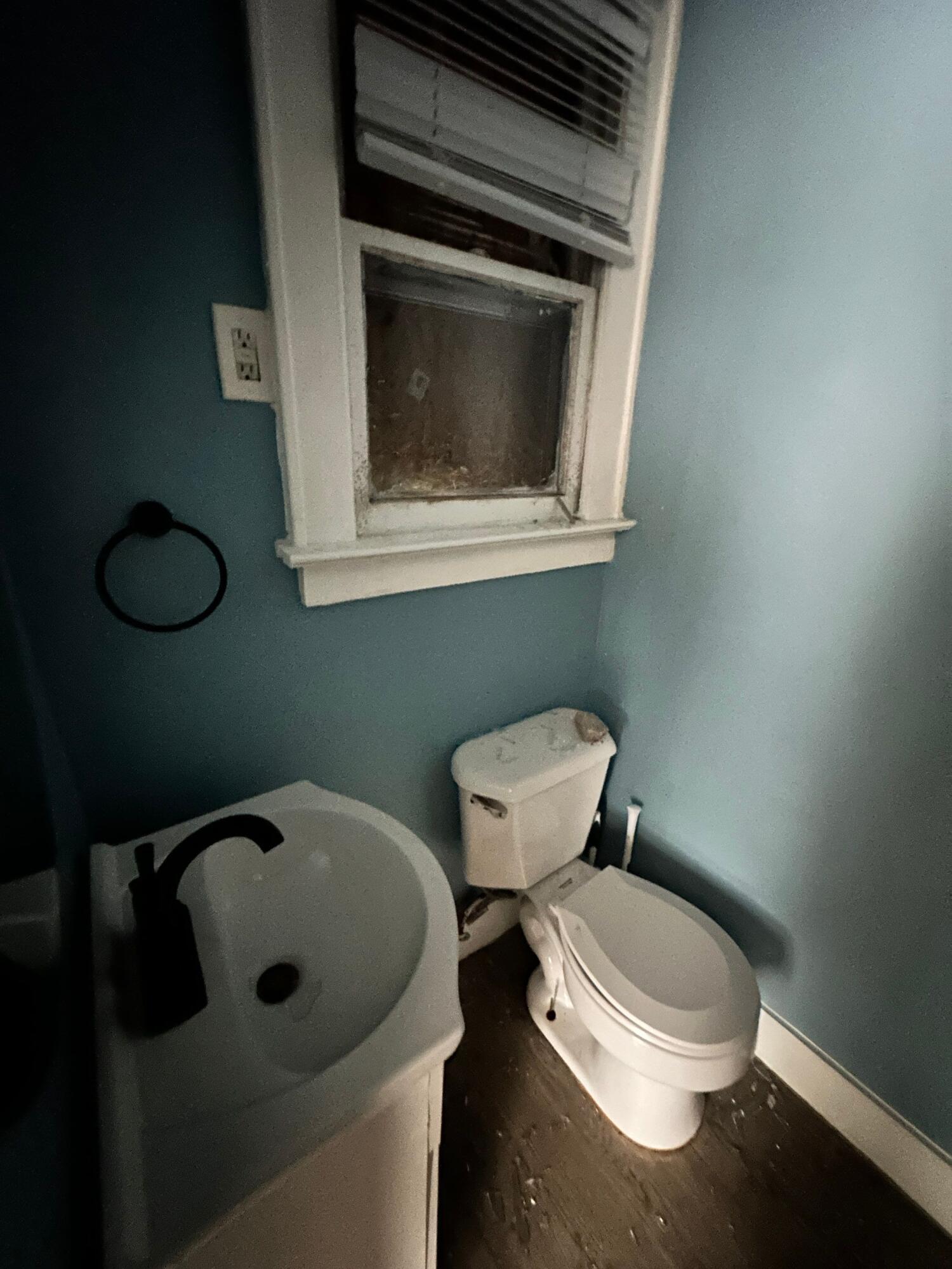 2390 Cambridge Avenue