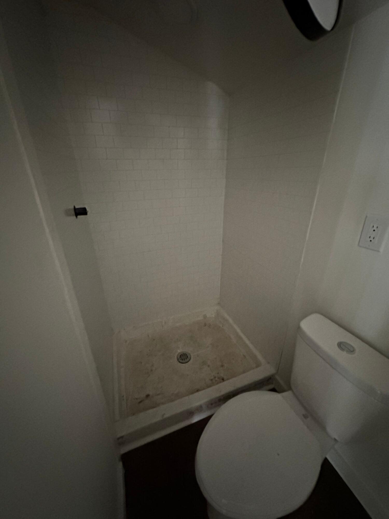 2390 Cambridge Avenue