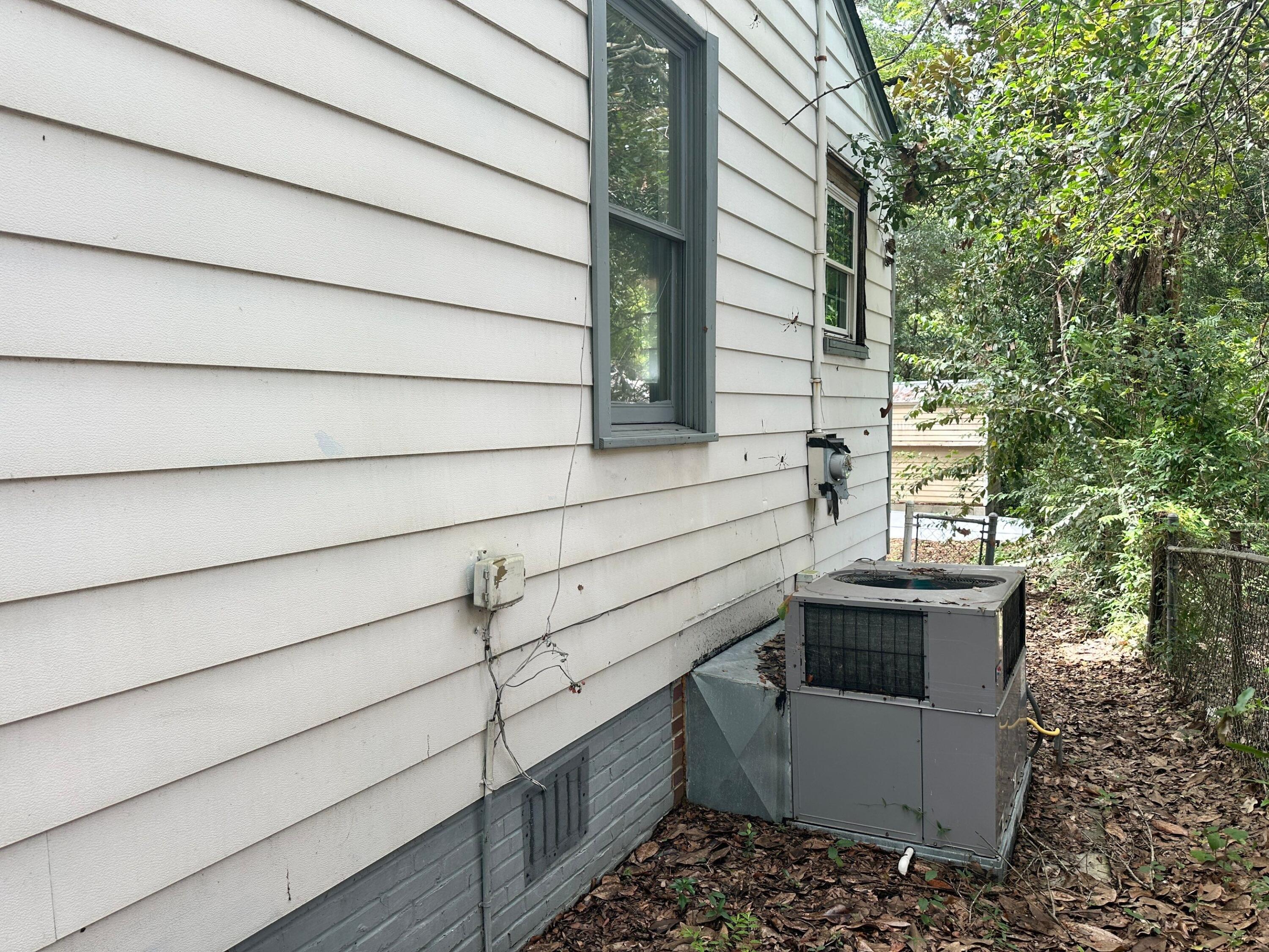 2390 Cambridge Avenue