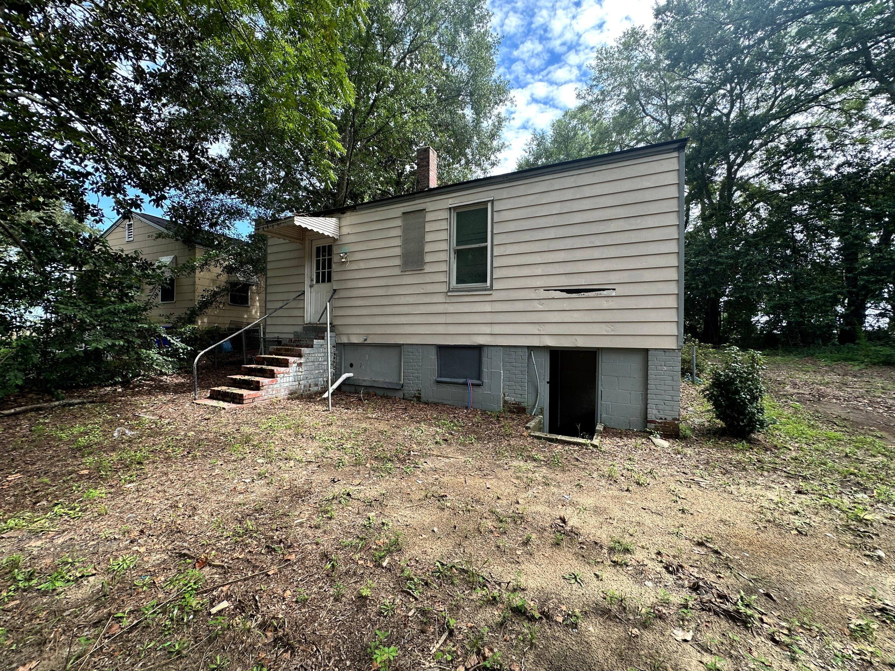 2390 Cambridge Avenue