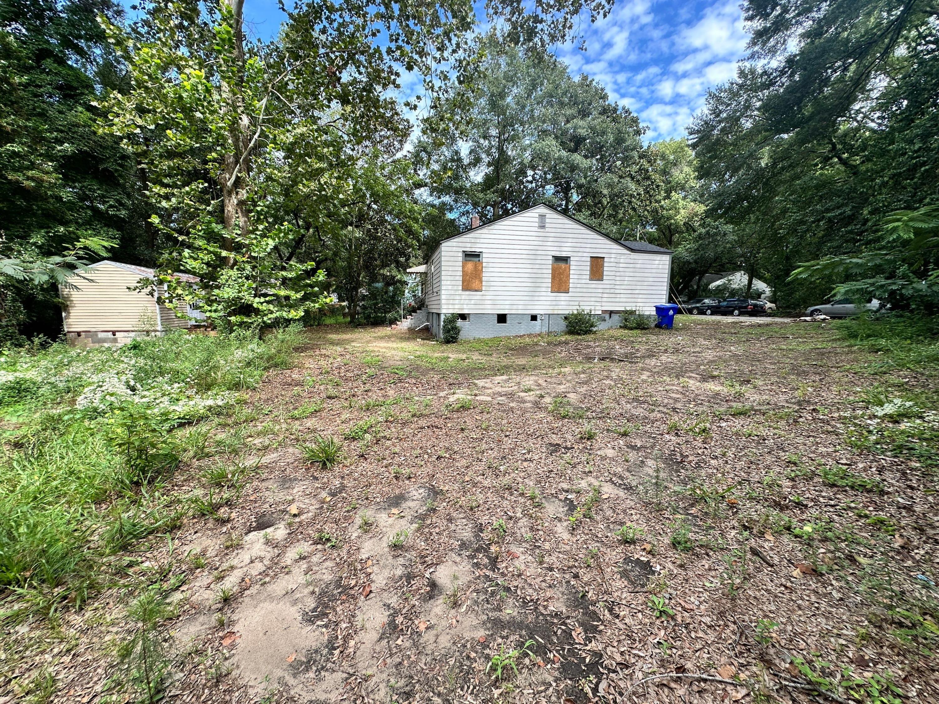 2390 Cambridge Avenue