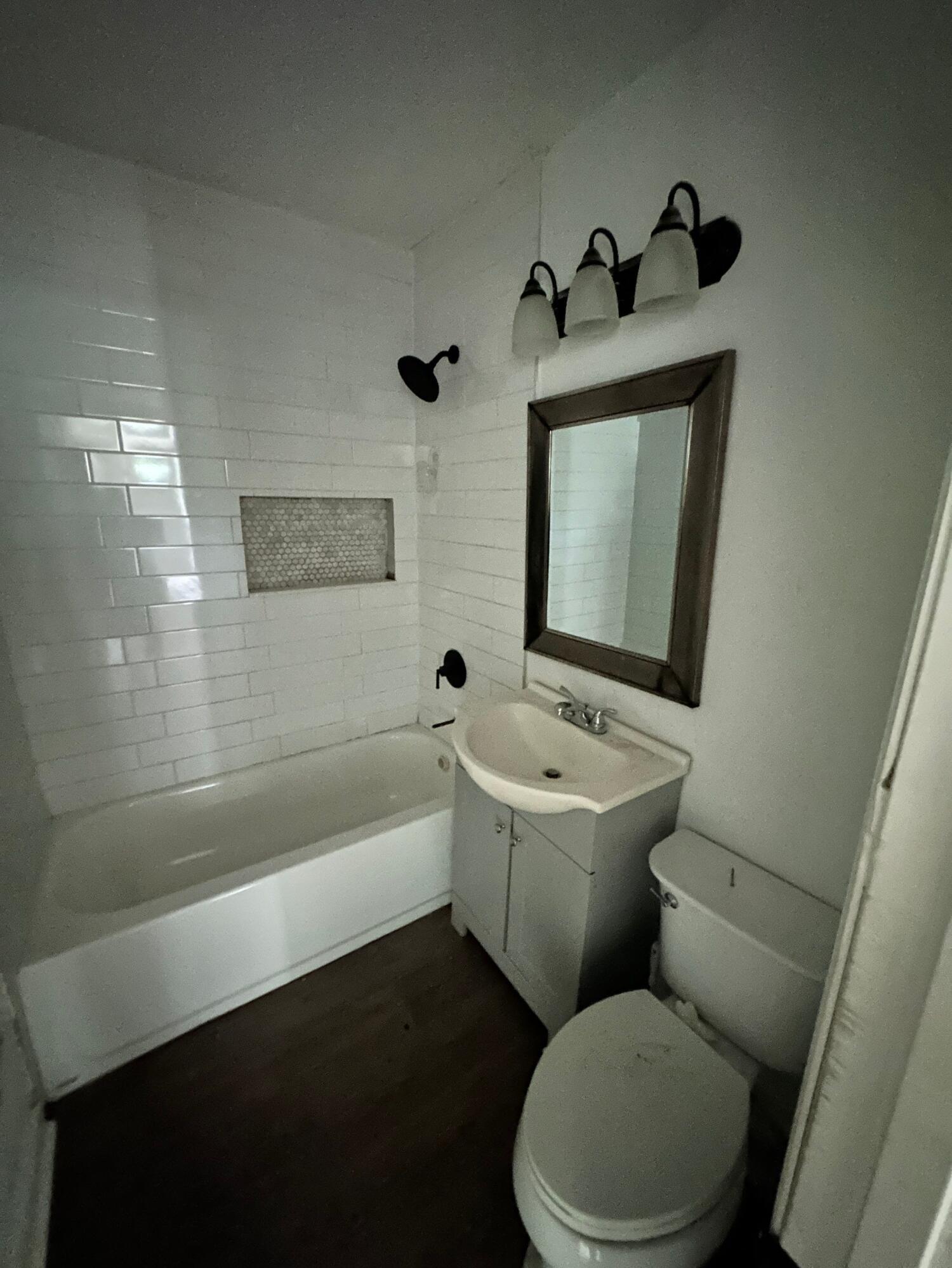 2390 Cambridge Avenue