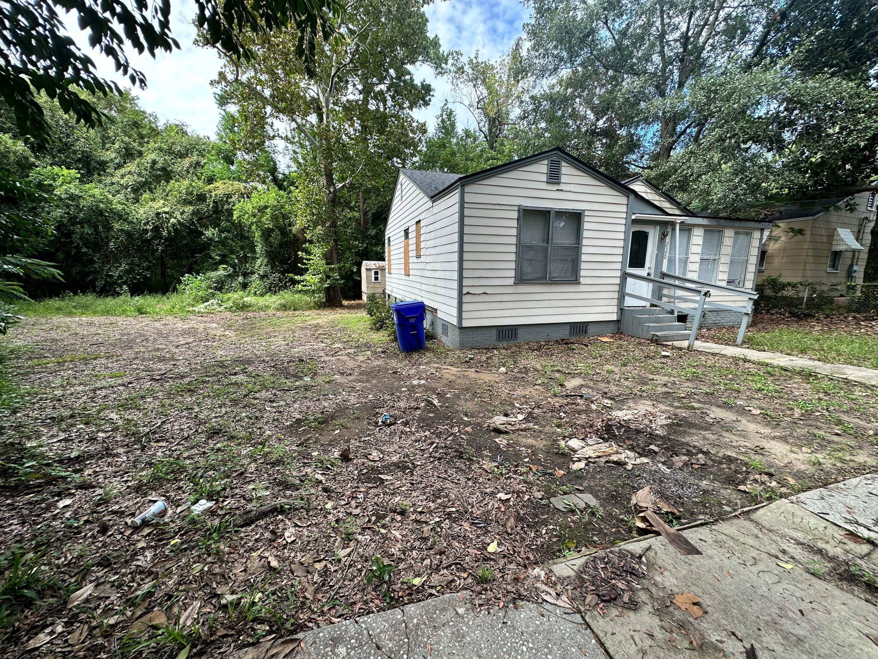 2390 Cambridge Avenue