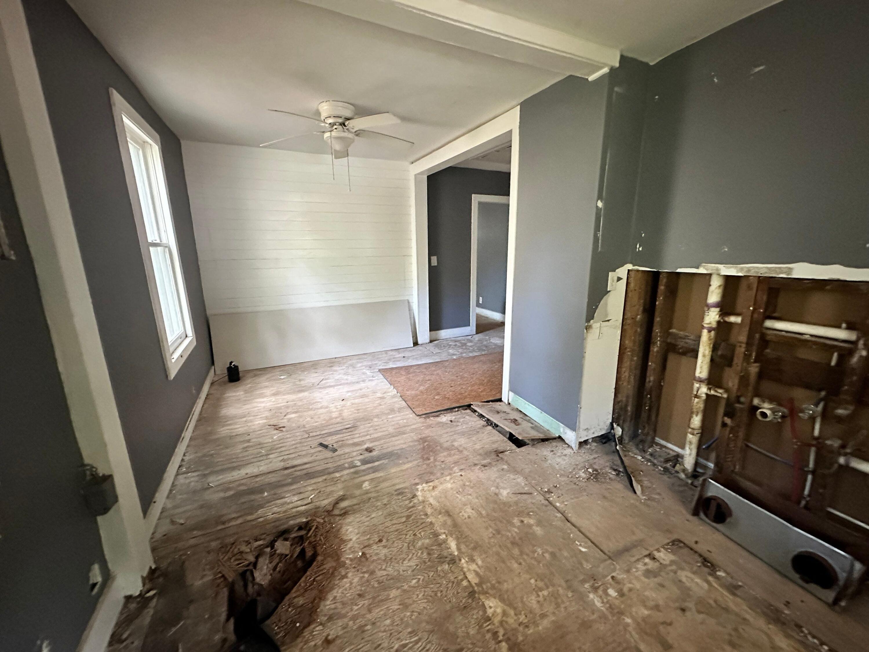 2390 Cambridge Avenue