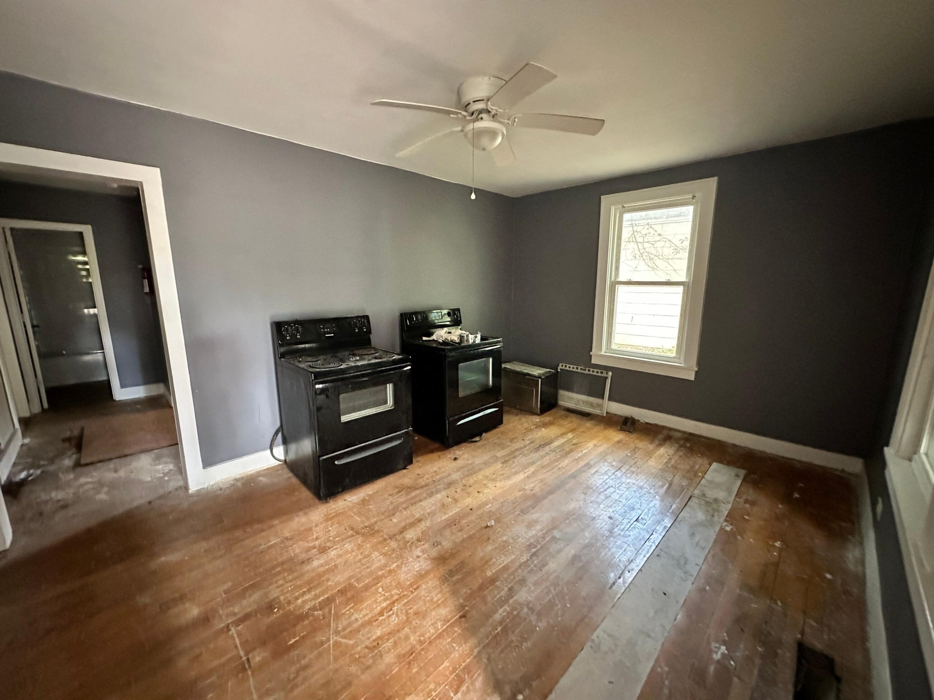 2390 Cambridge Avenue