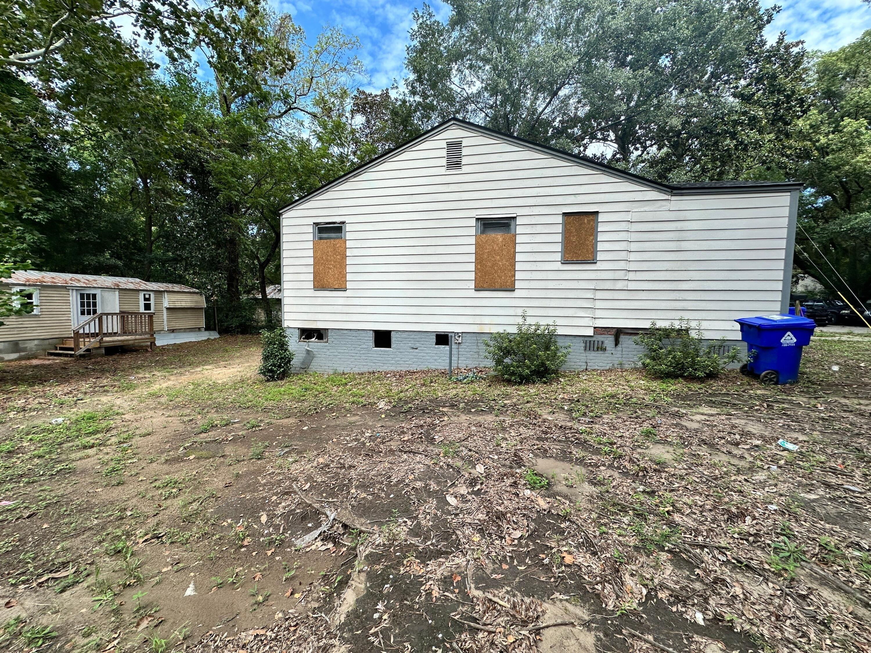 2390 Cambridge Avenue