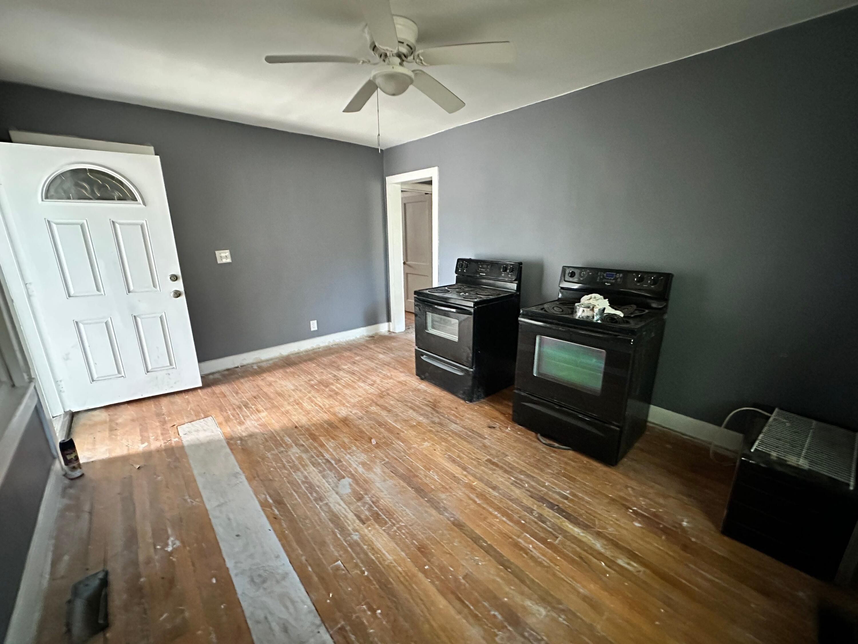 2390 Cambridge Avenue