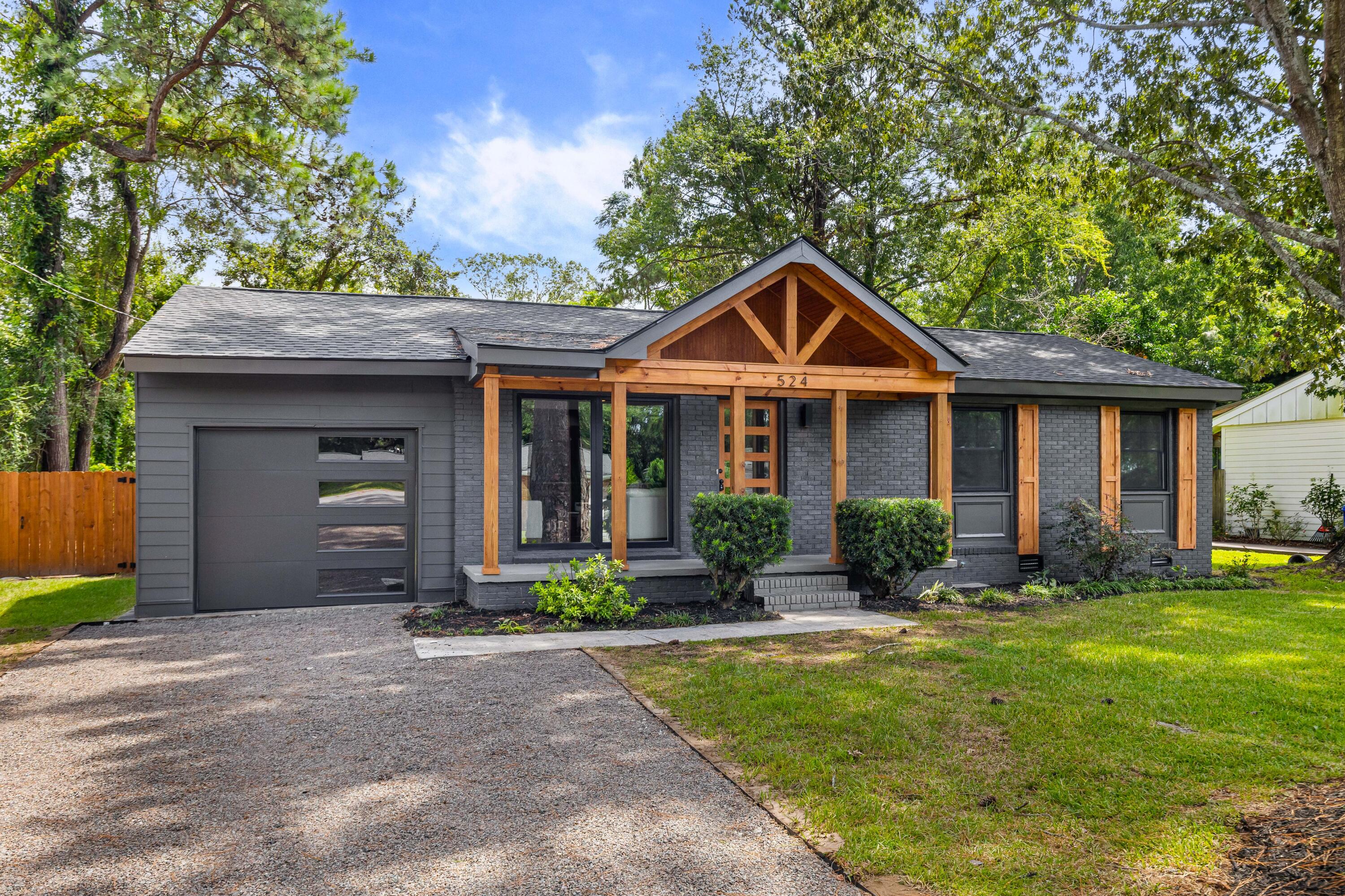 524 Carpenter Street