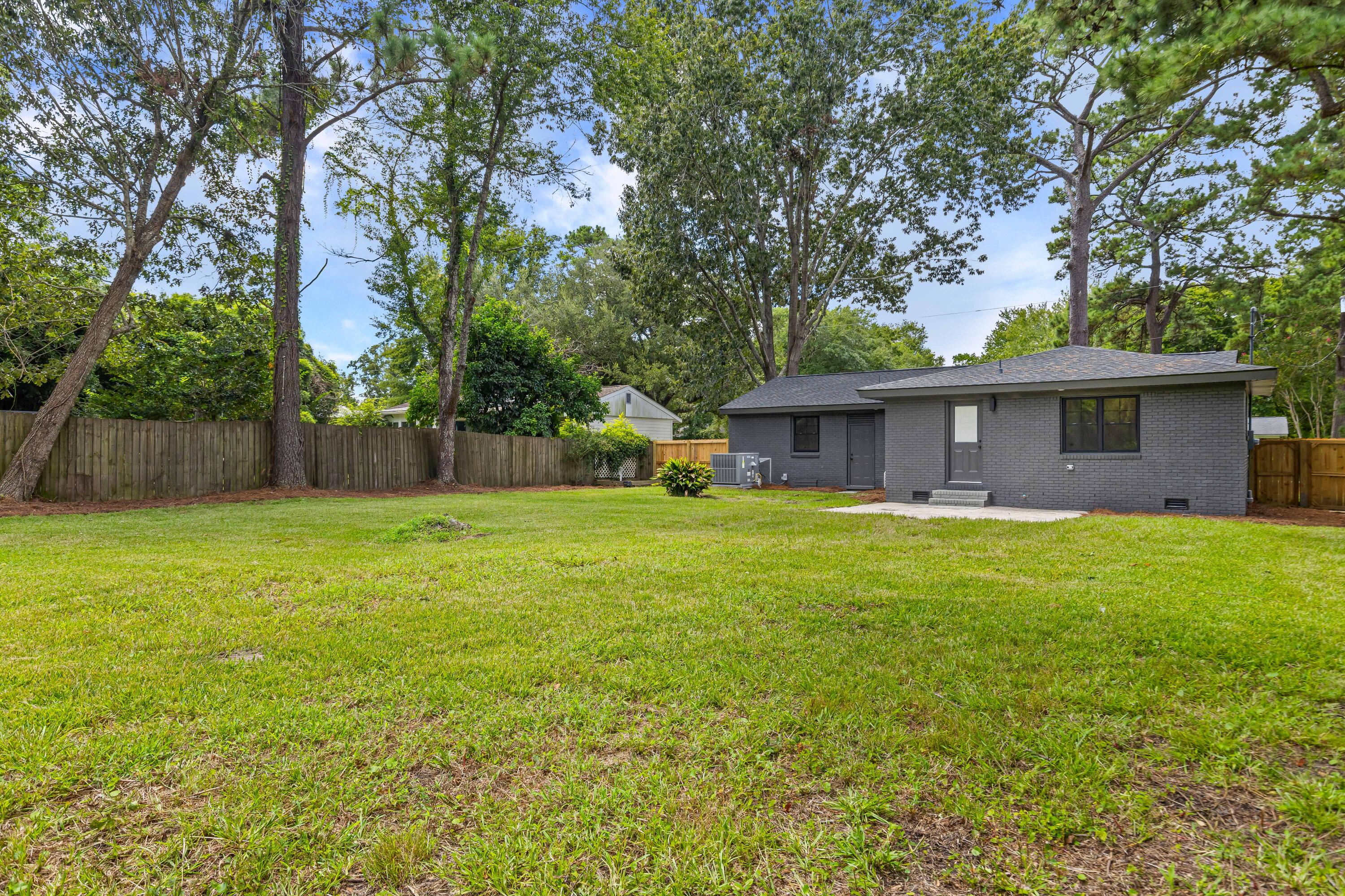 524 Carpenter Street