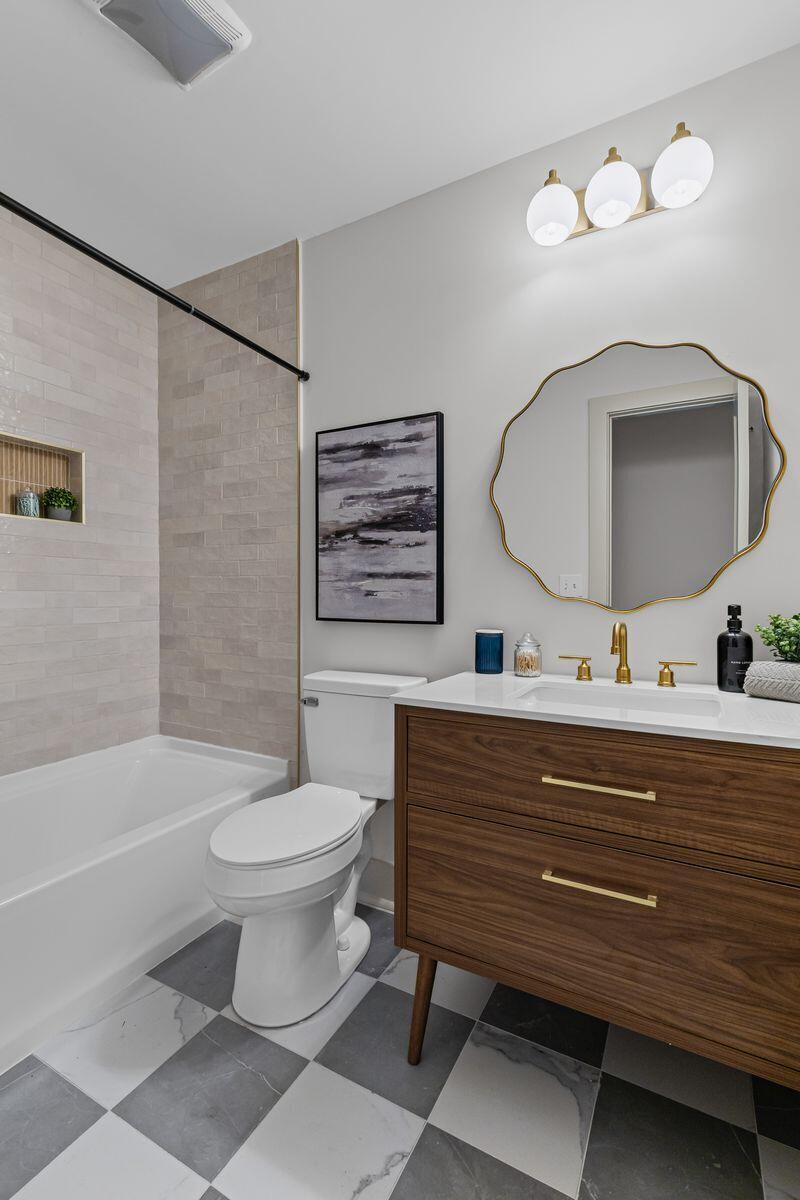 524 Carpenter Street