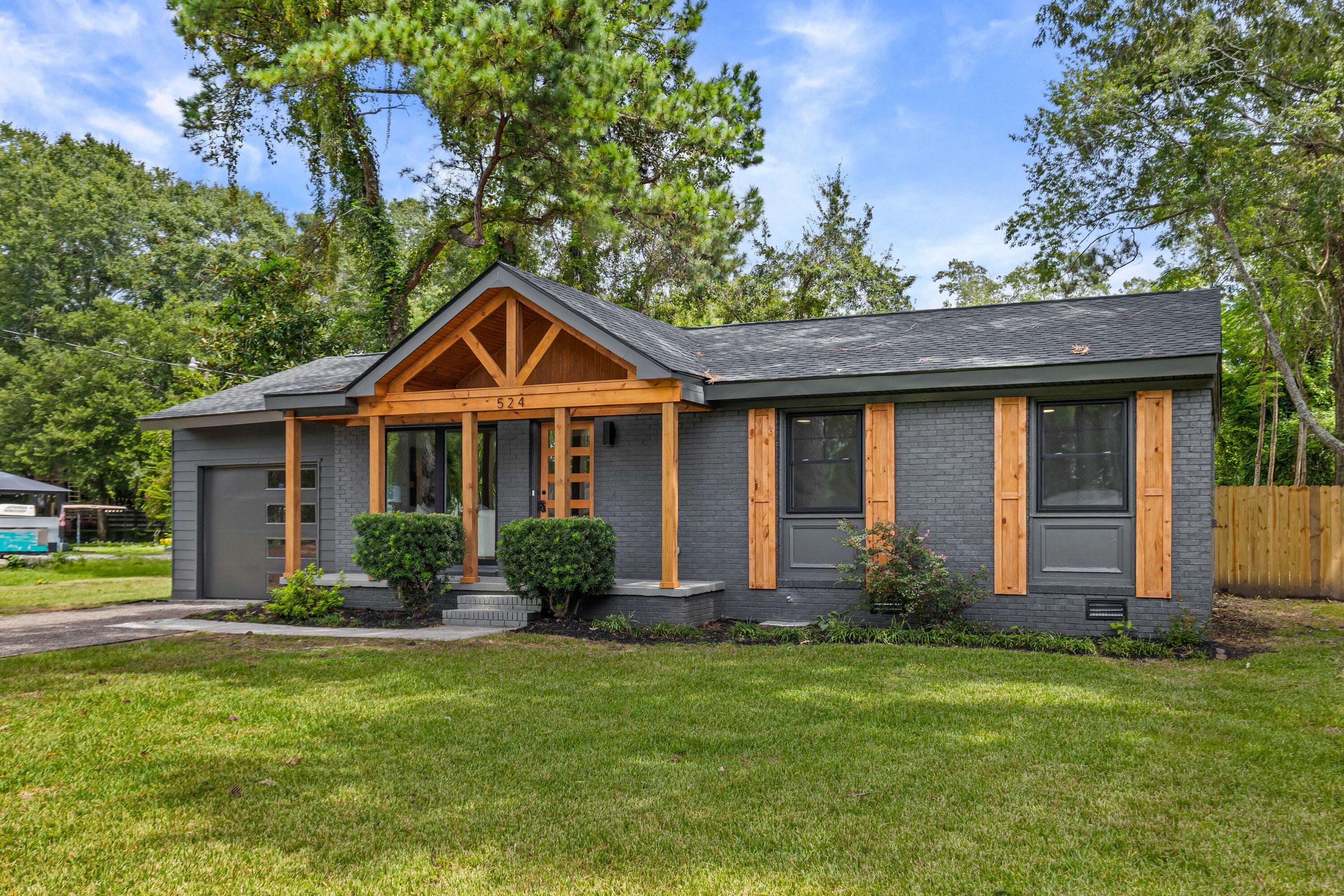 524 Carpenter Street