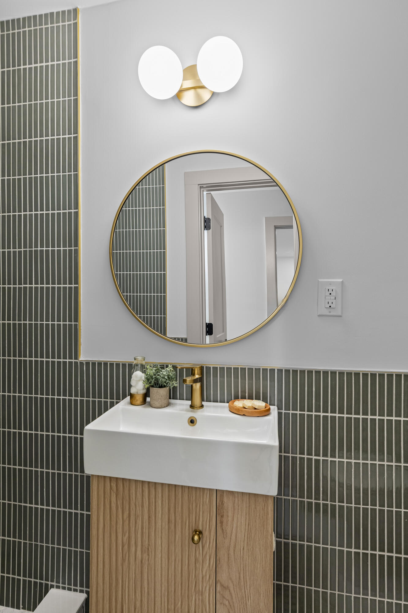 524 Carpenter Street