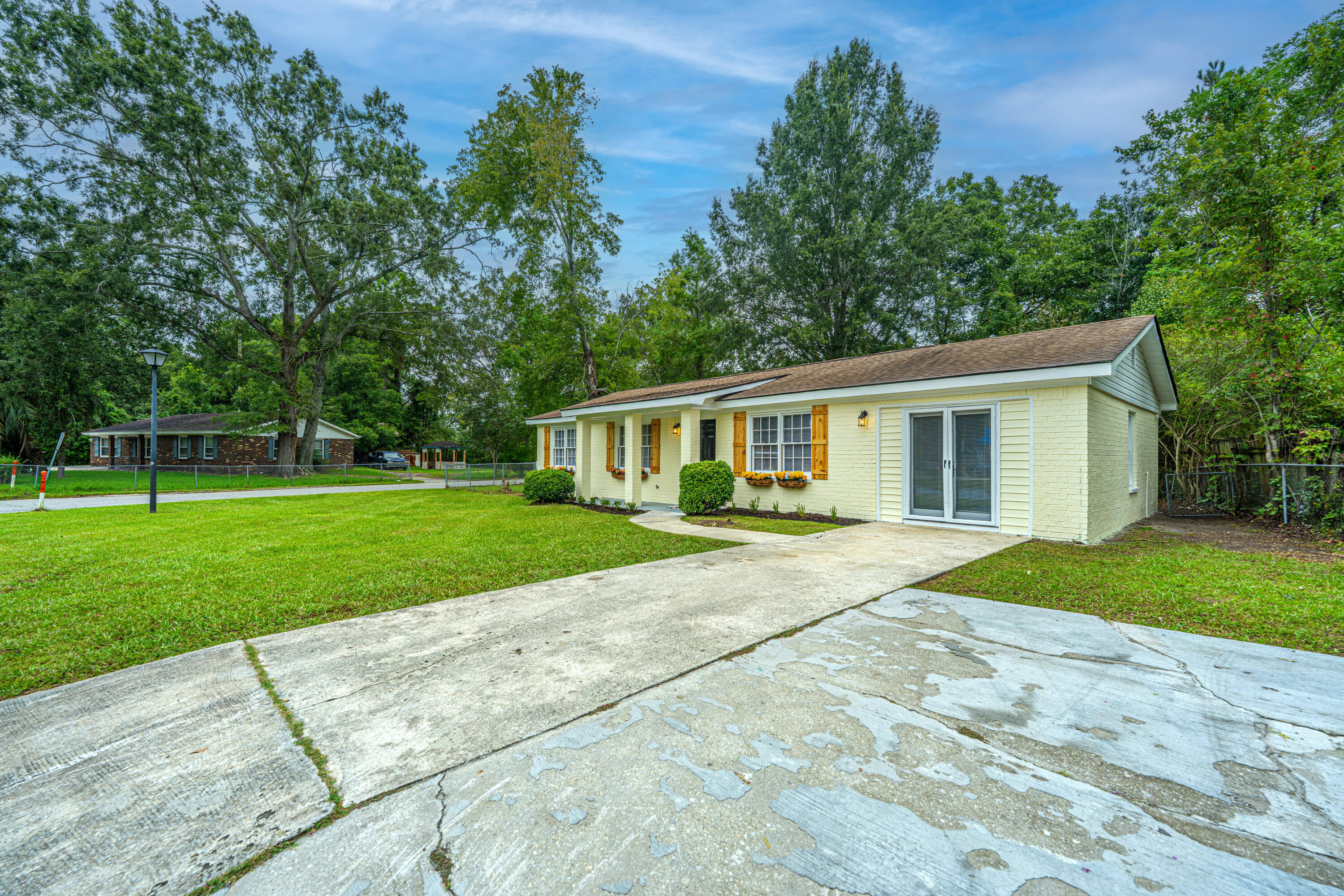 143 Dorchester Manor Boulevard