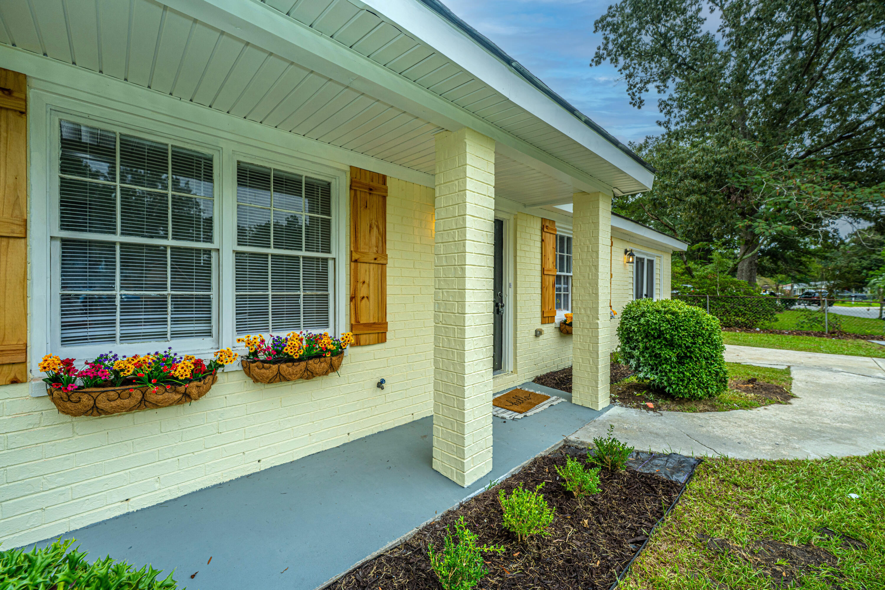 143 Dorchester Manor Boulevard