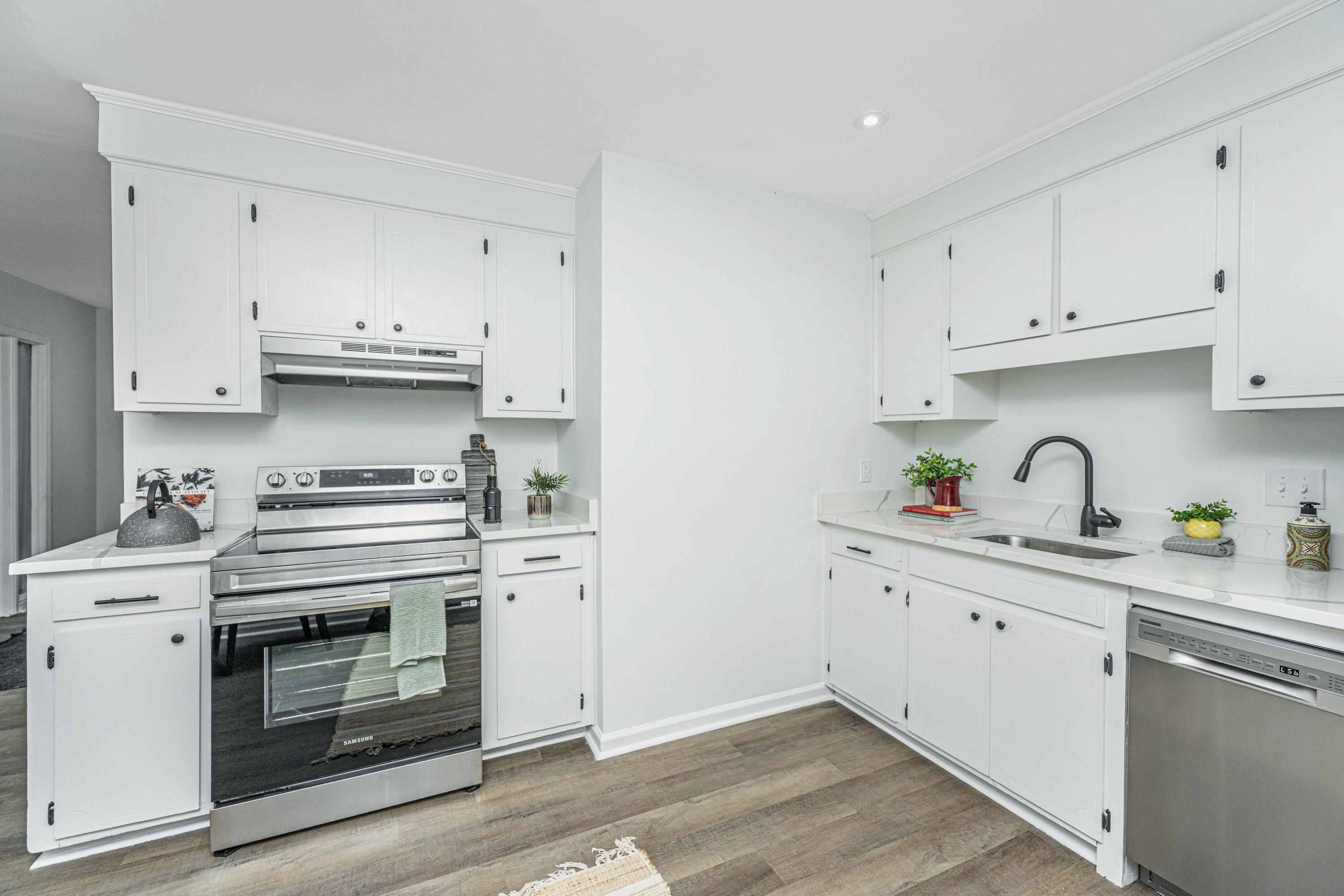 143 Dorchester Manor Boulevard