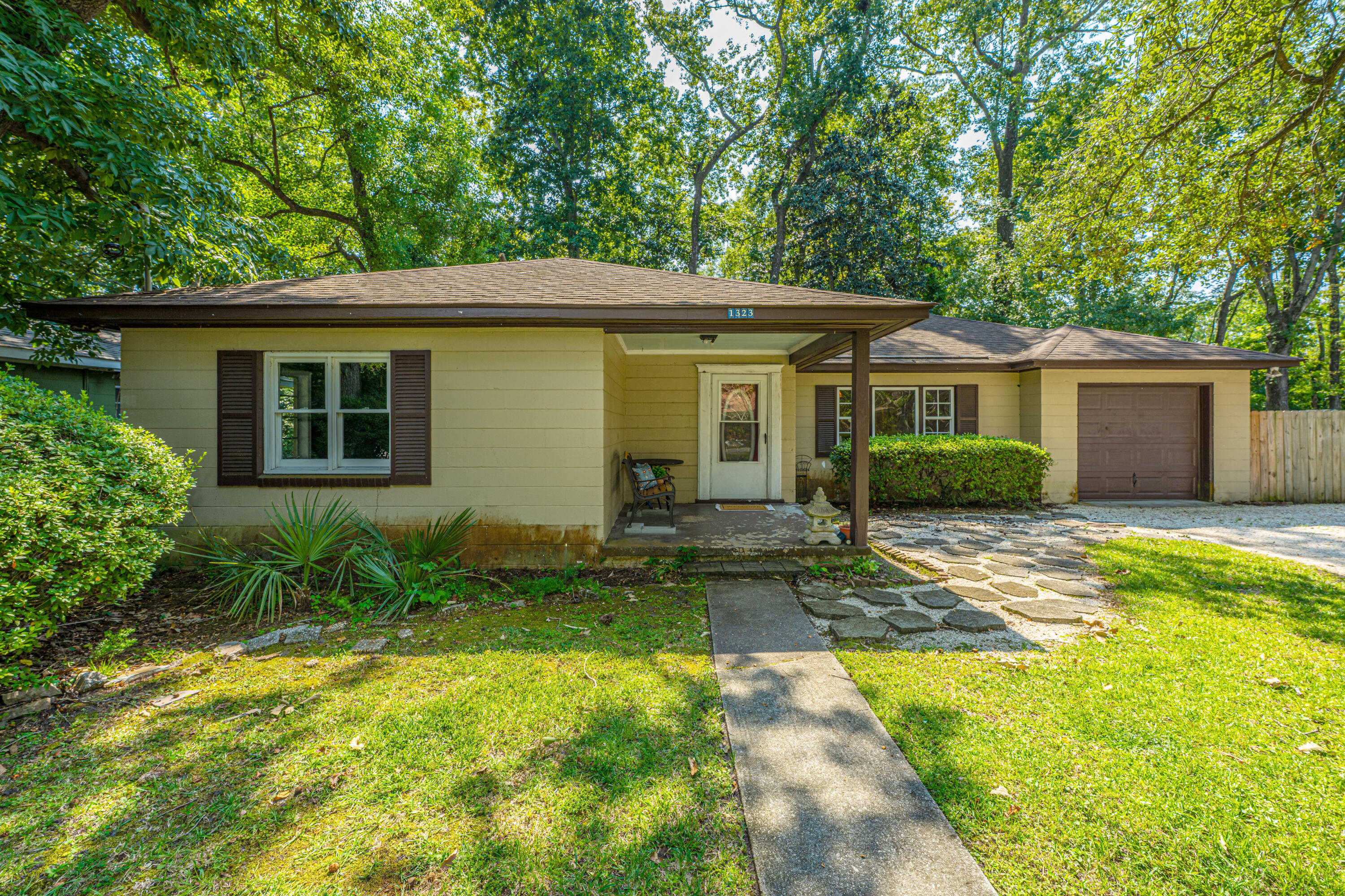 1323 S Sherwood Drive