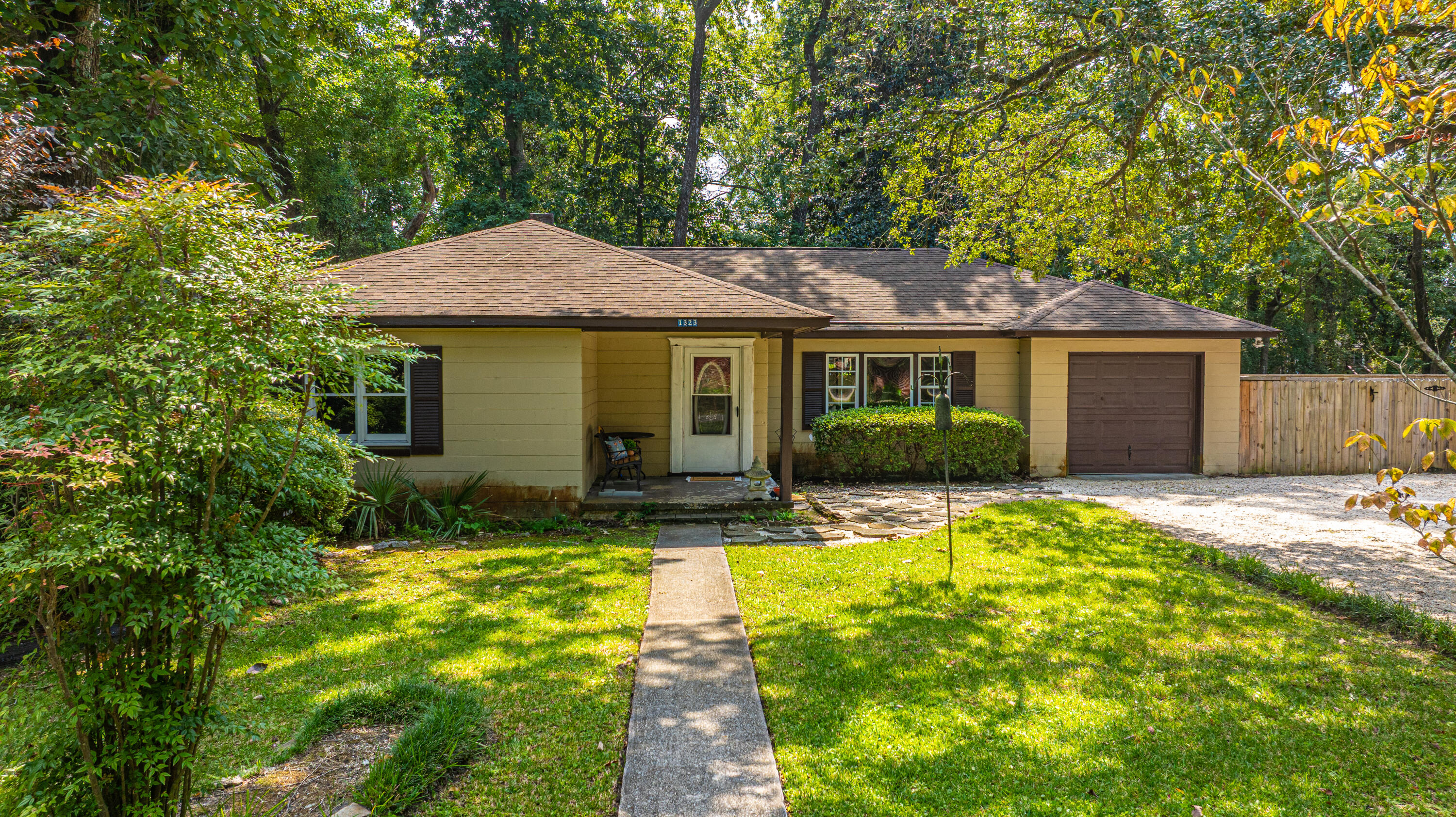1323 S Sherwood Drive