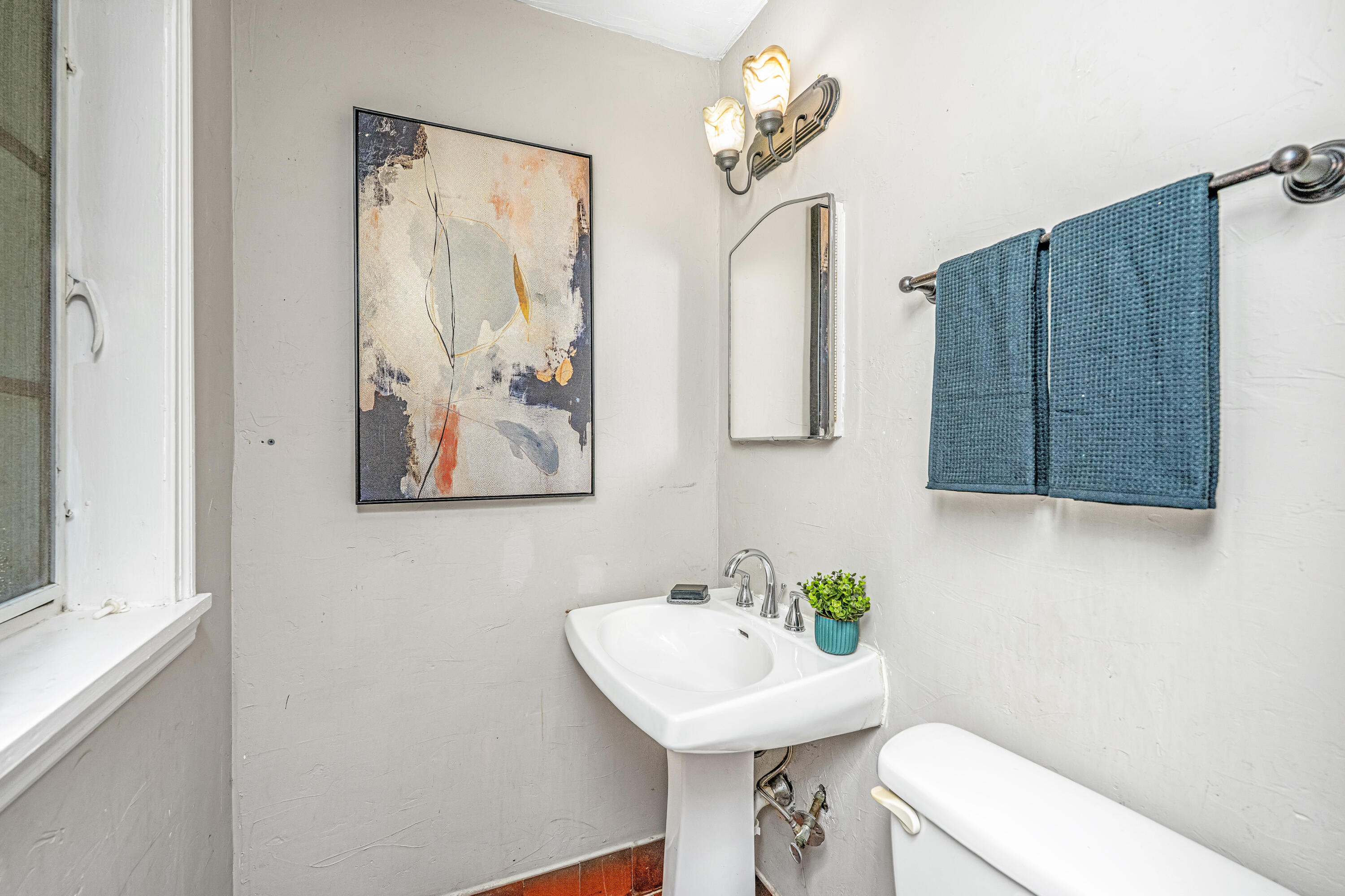 1323 S Sherwood Drive