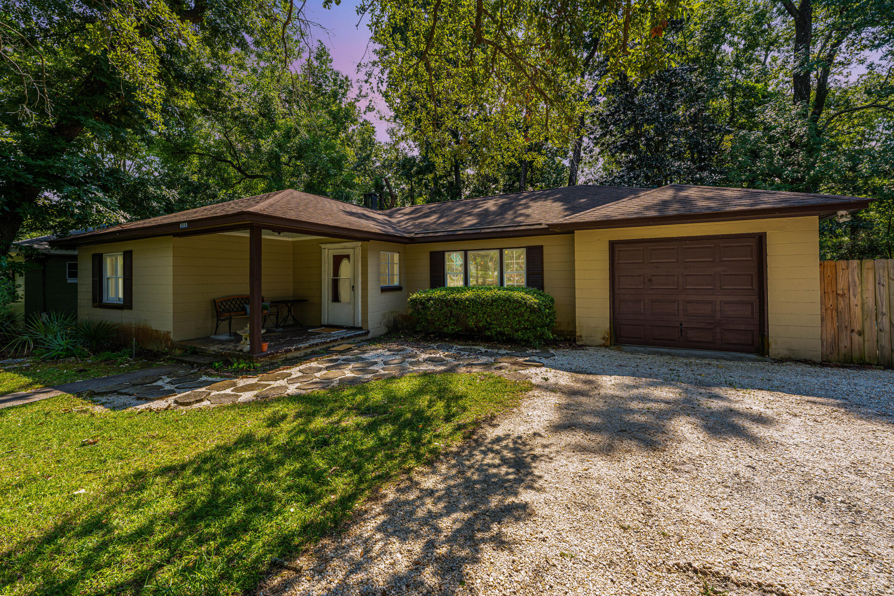 1323 S Sherwood Drive