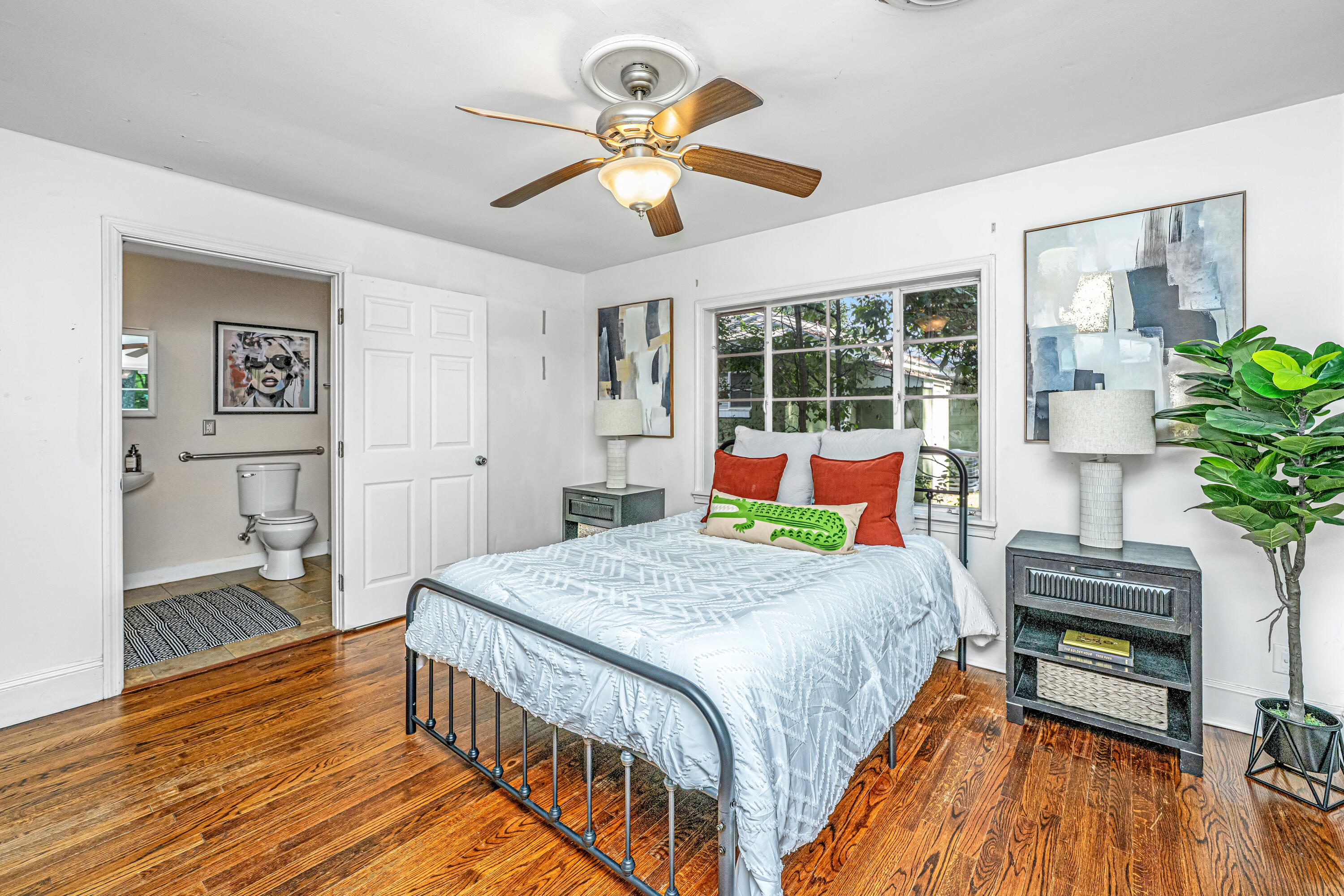 1323 S Sherwood Drive