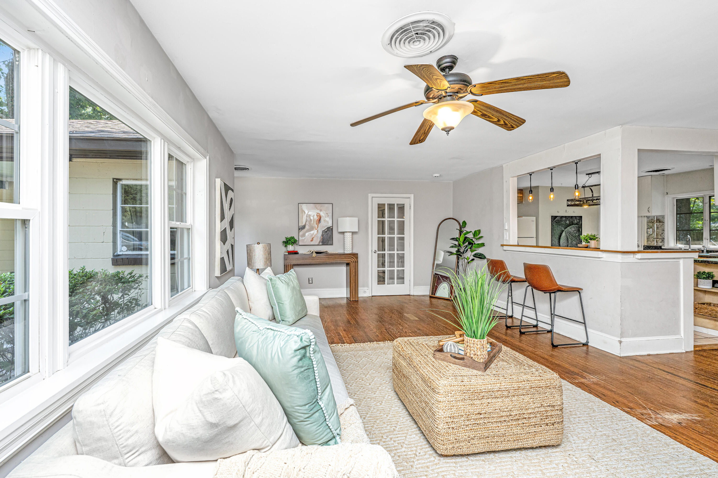 1323 S Sherwood Drive