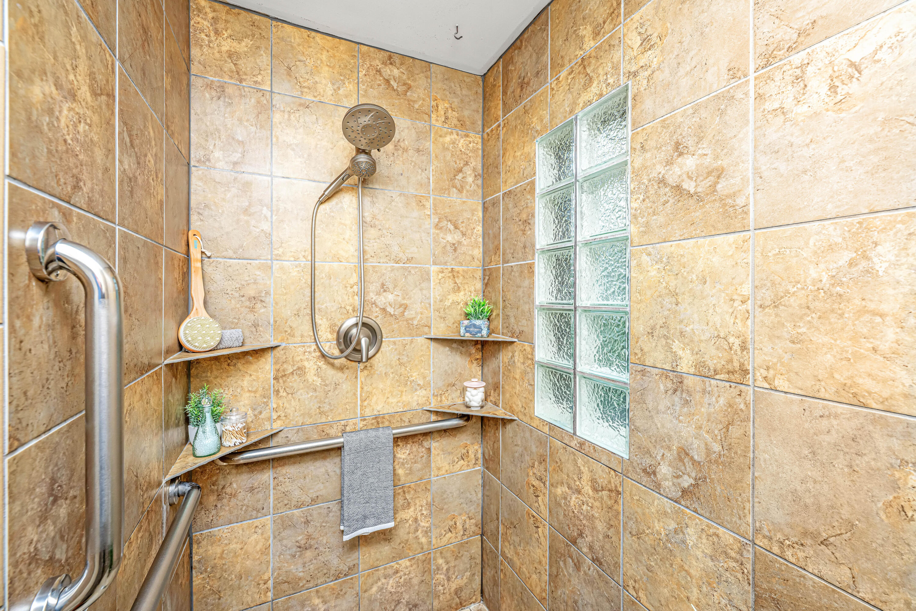 1323 S Sherwood Drive