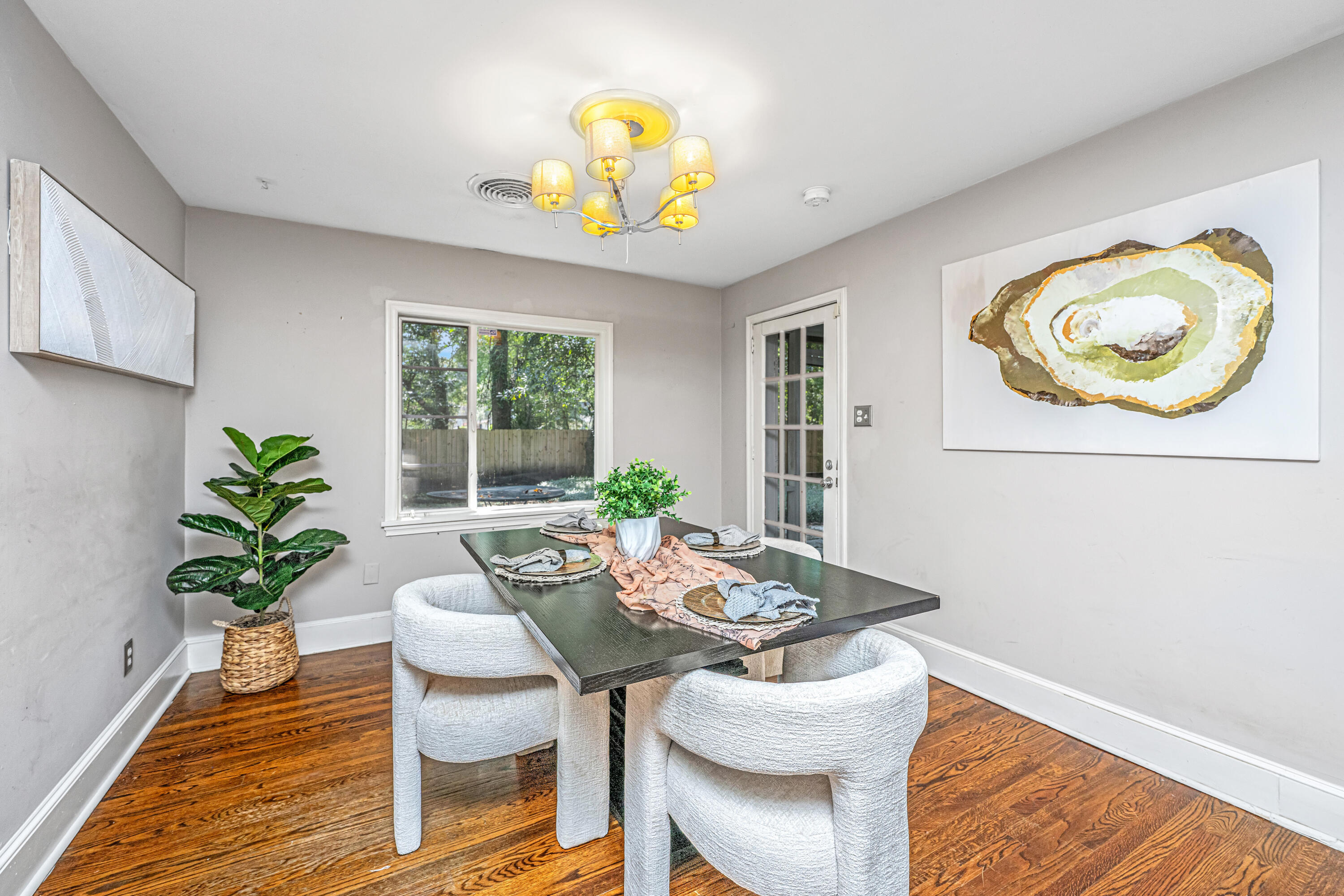 1323 S Sherwood Drive