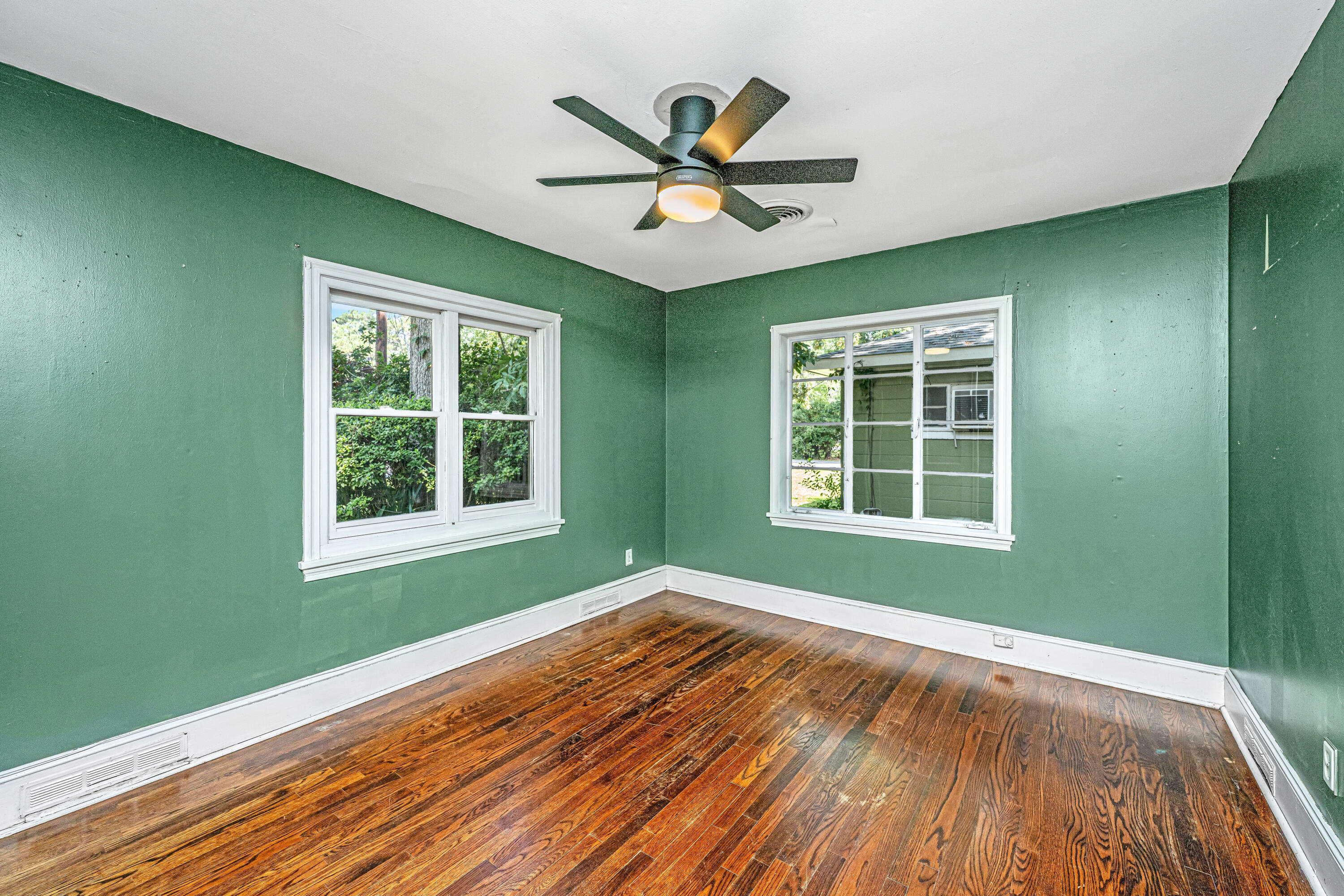 1323 S Sherwood Drive