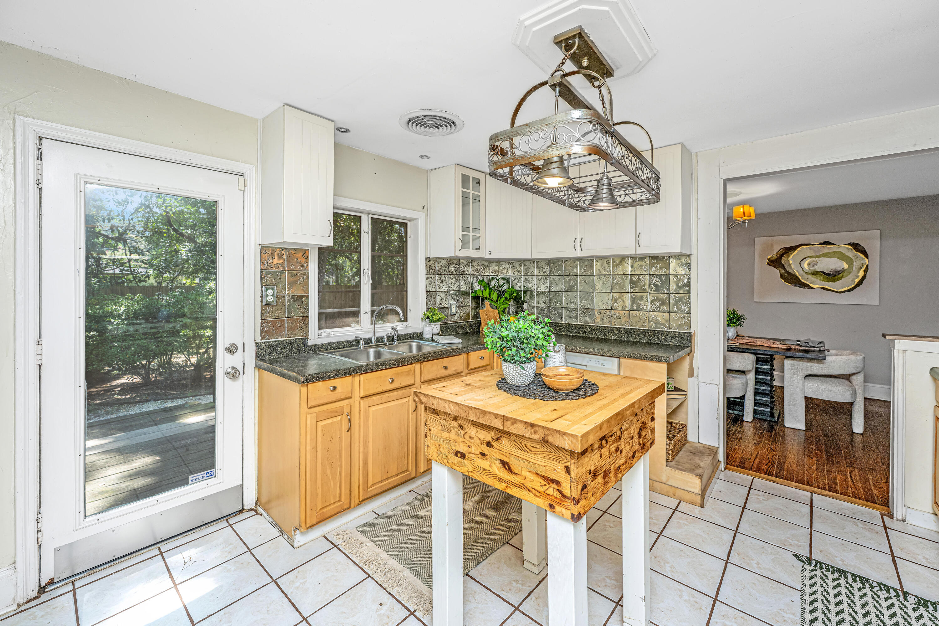 1323 S Sherwood Drive