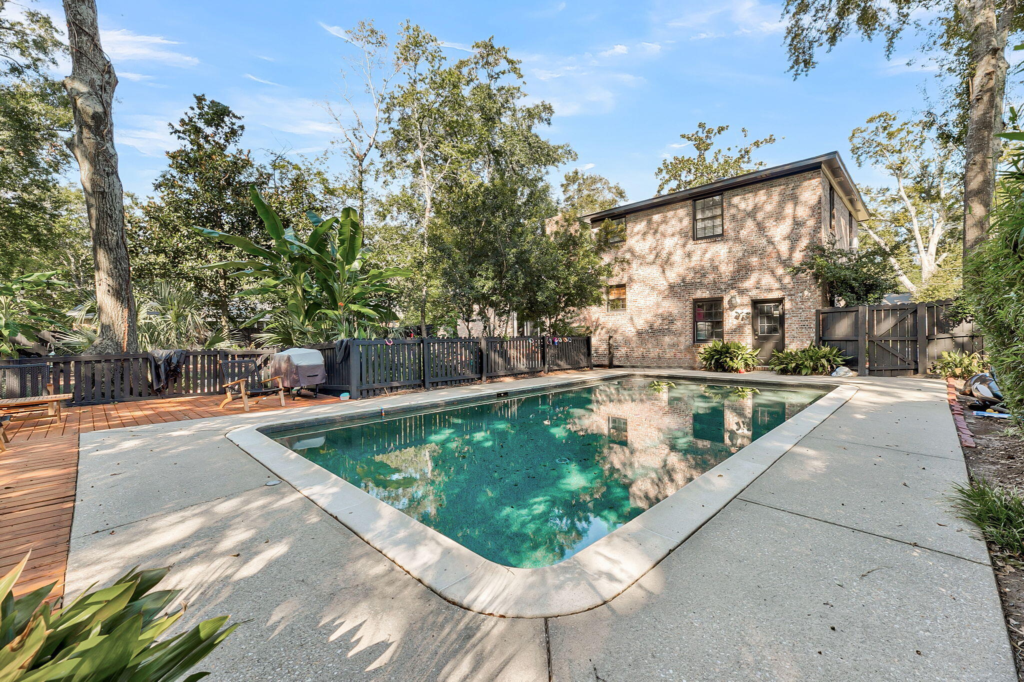 1285 Camerton Street