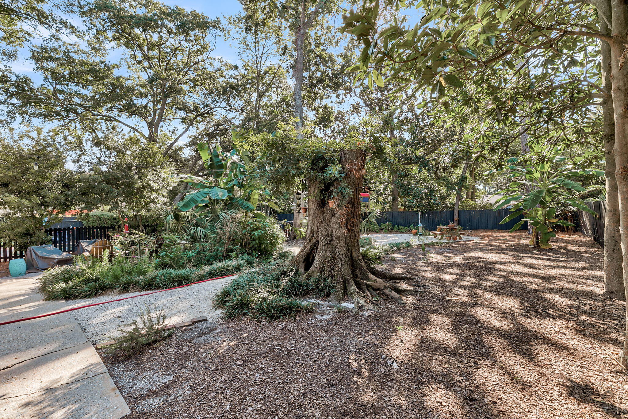 1285 Camerton Street