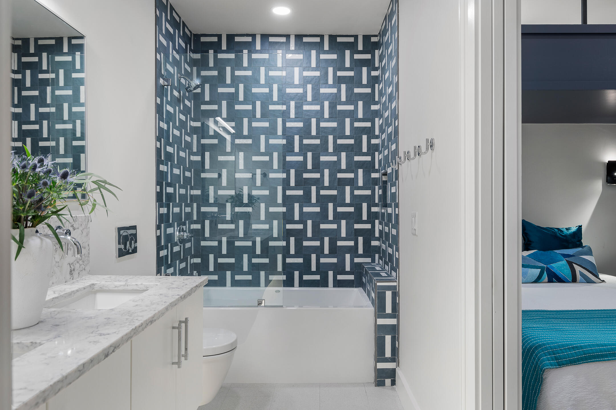 9002 Palmetto Boulevard # 516