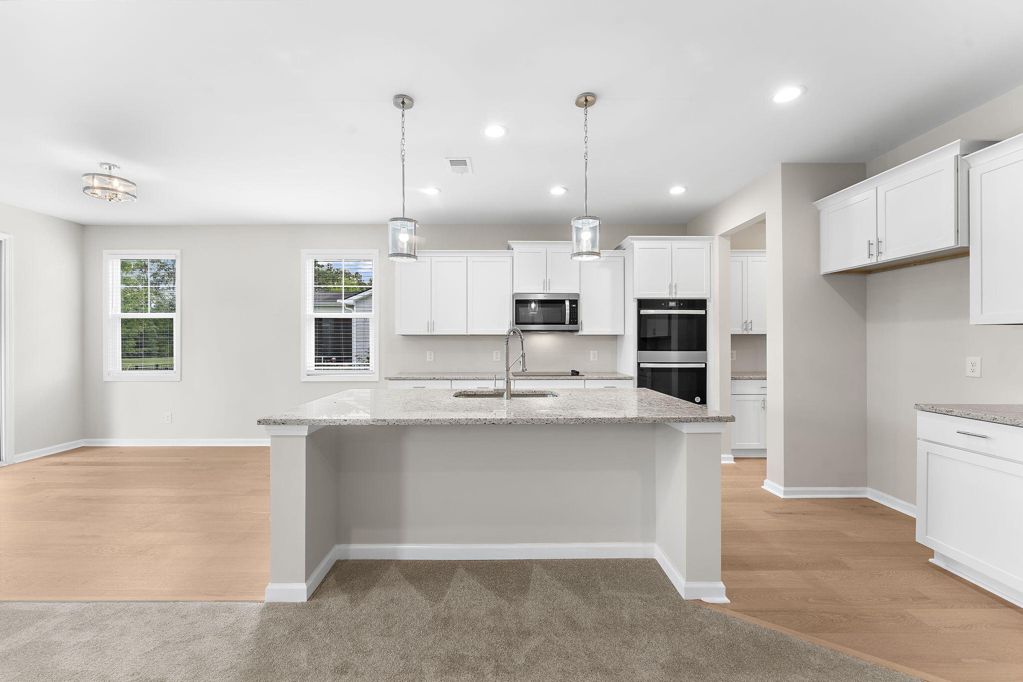 2512 Hummingbird Lane