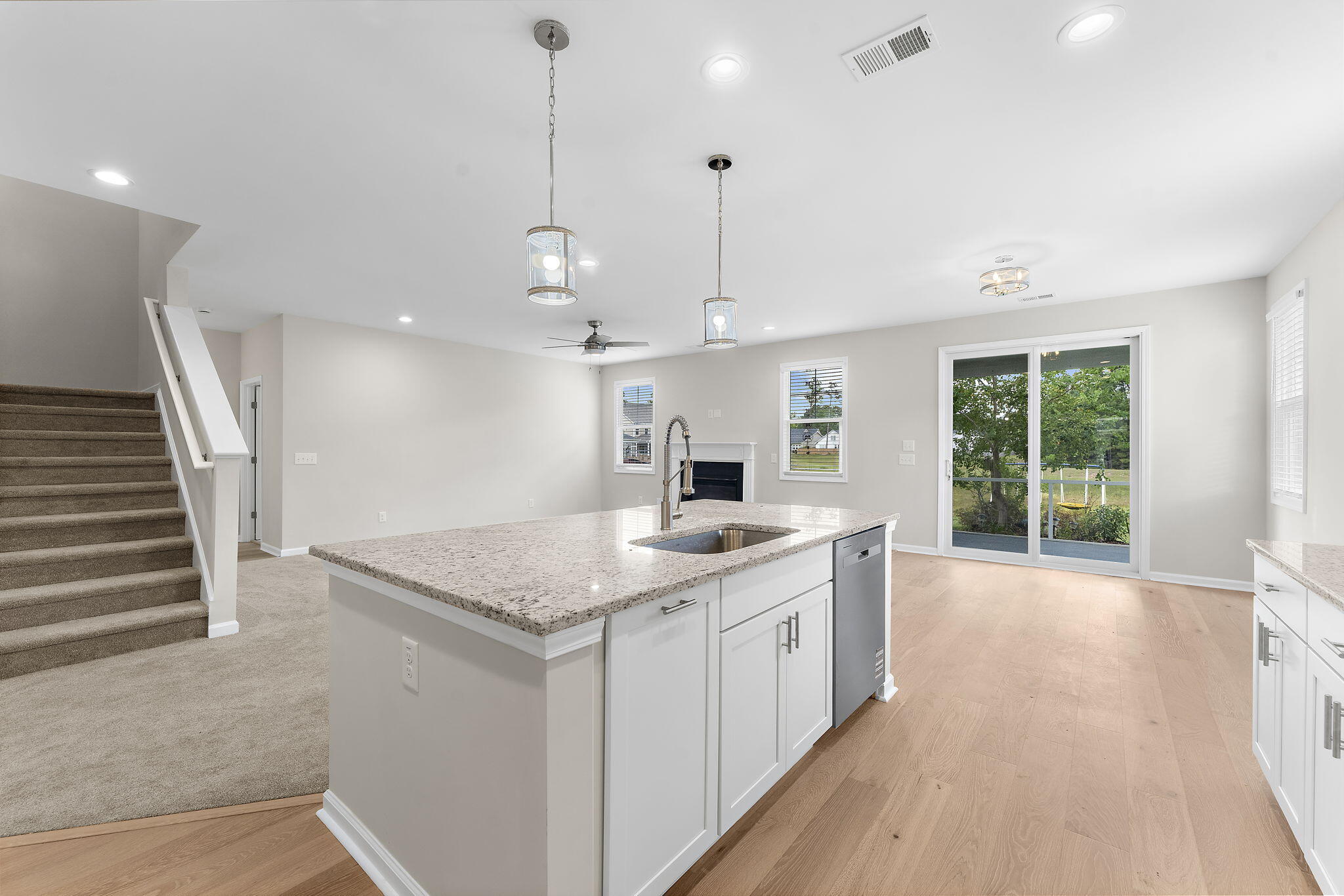 2512 Hummingbird Lane