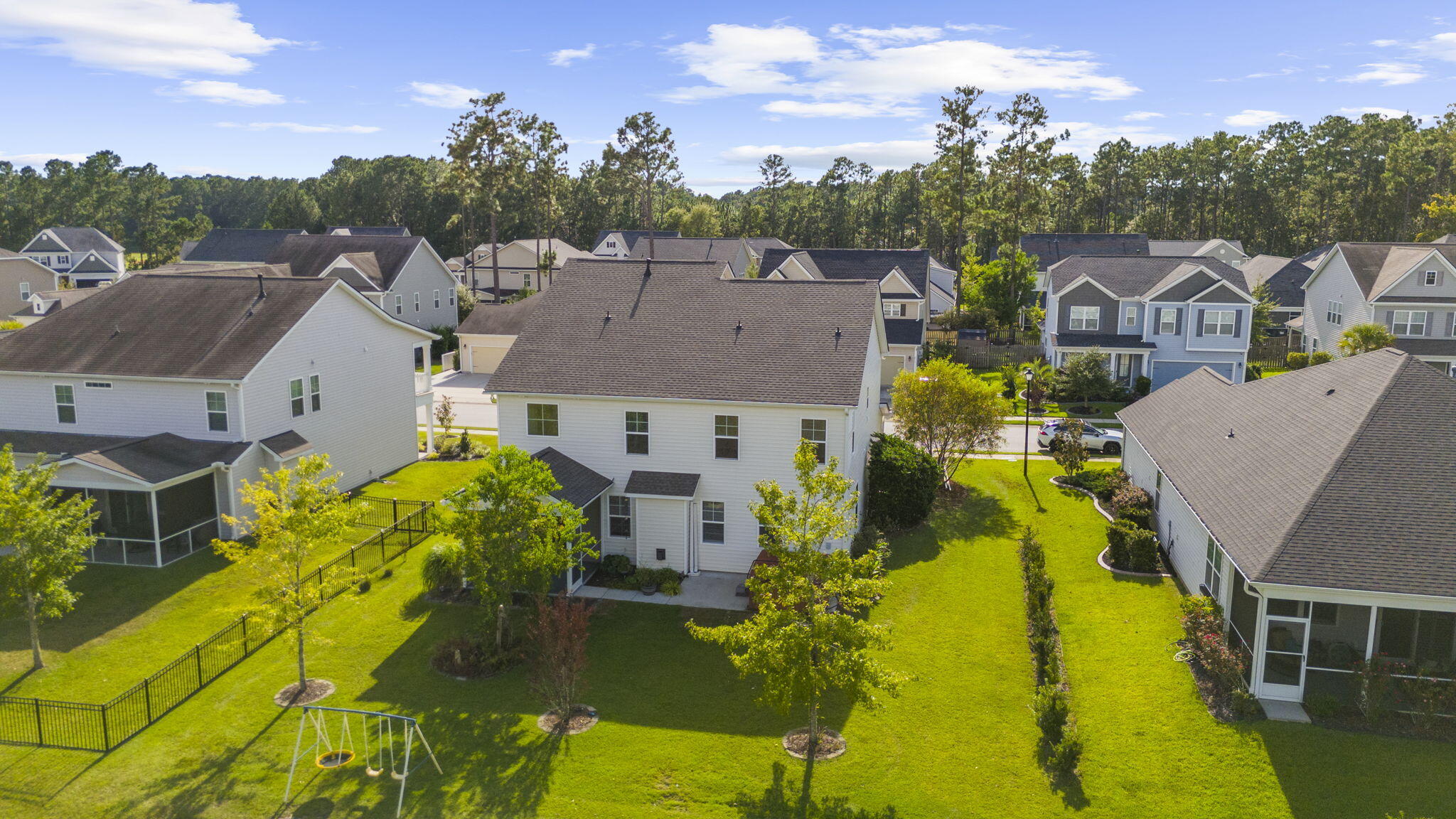 2512 Hummingbird Lane