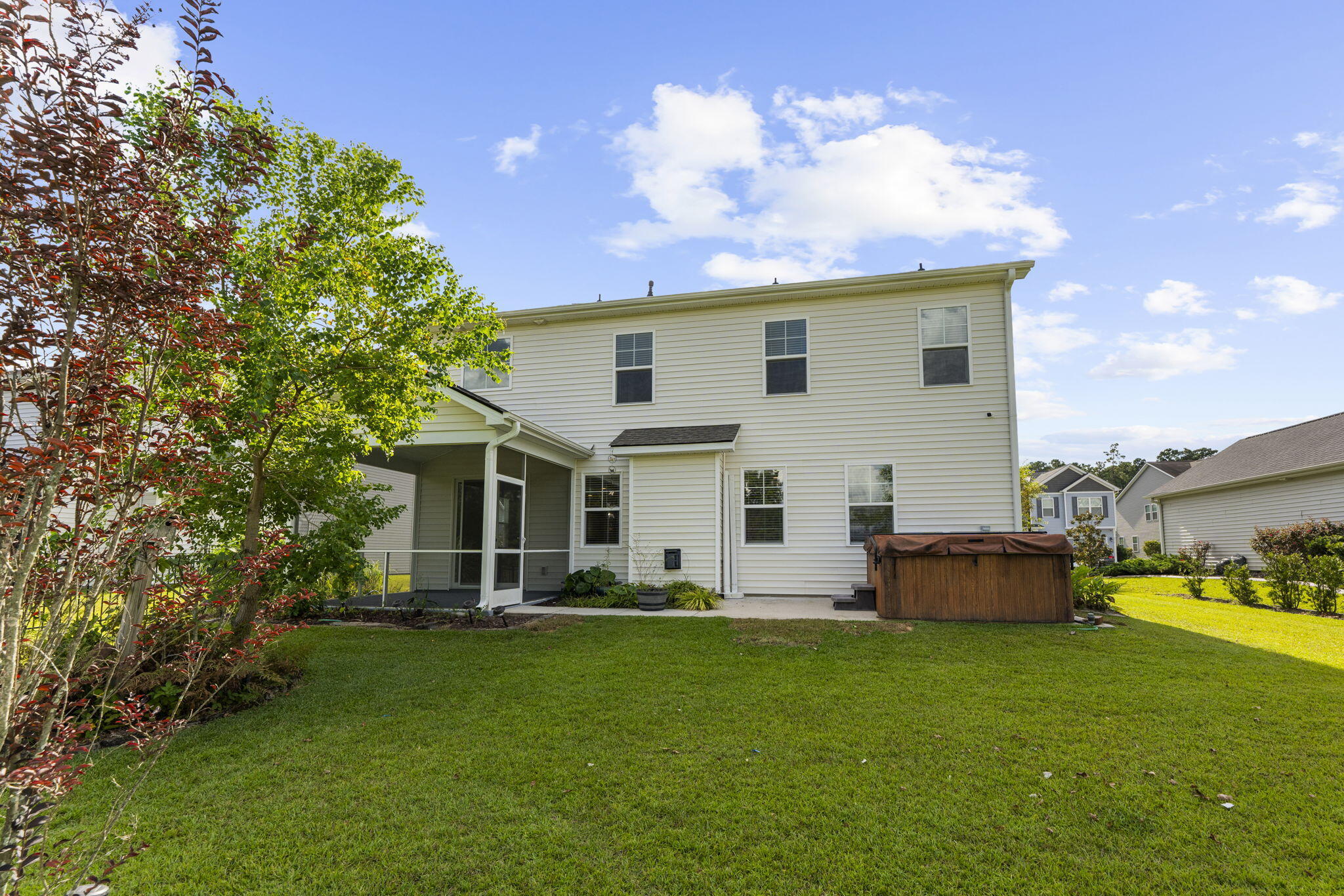 2512 Hummingbird Lane