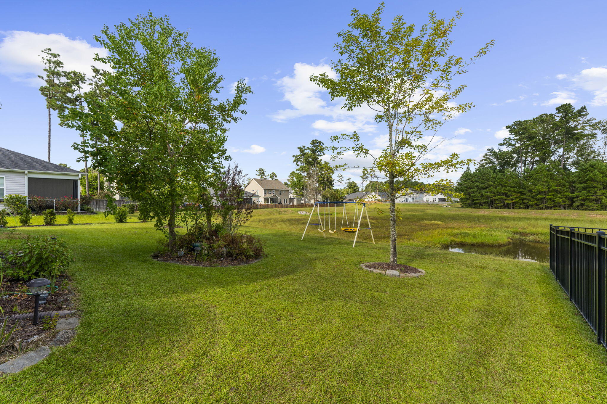 2512 Hummingbird Lane